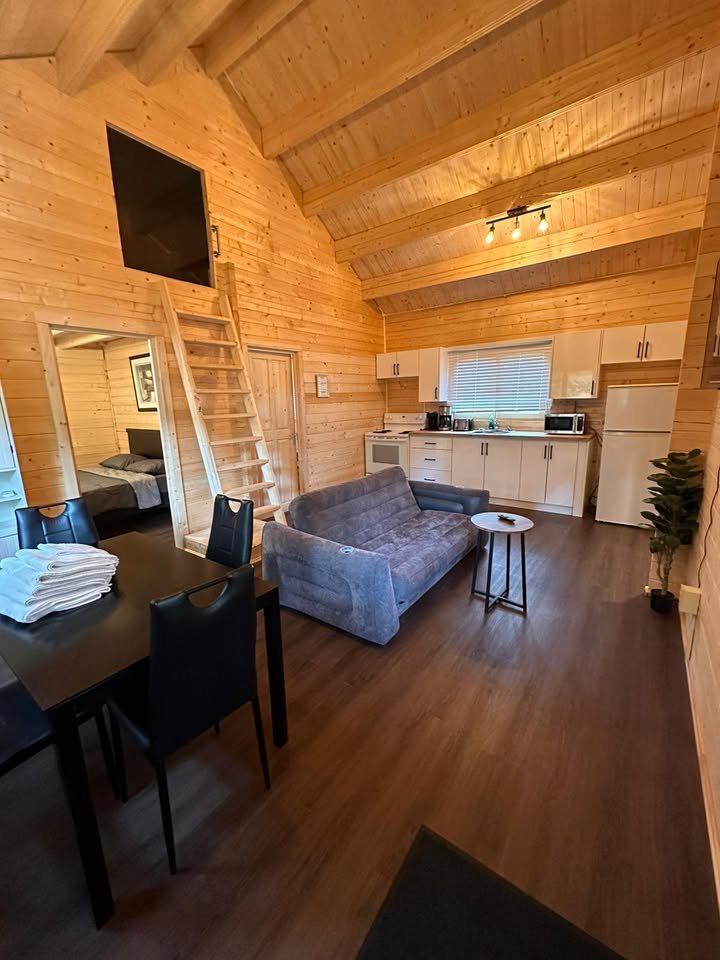Beautiful 3-Bedroom Homestead Suite photo 3