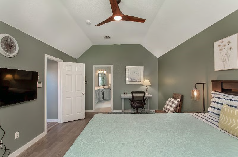 3BR2BA+Guest BedRM 1-Story by Parks/Master King BD photo 3