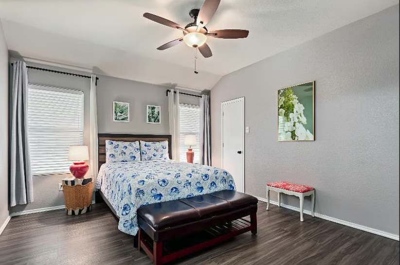 3BR2BA 1Story 1 Mile to Medical City/LP288Shopping photo 3