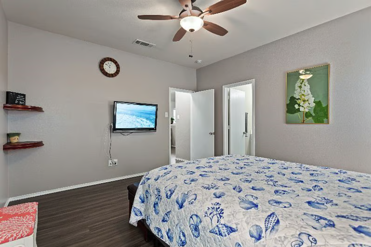 3BR2BA 1Story 1 Mile to Medical City/LP288Shopping photo 4