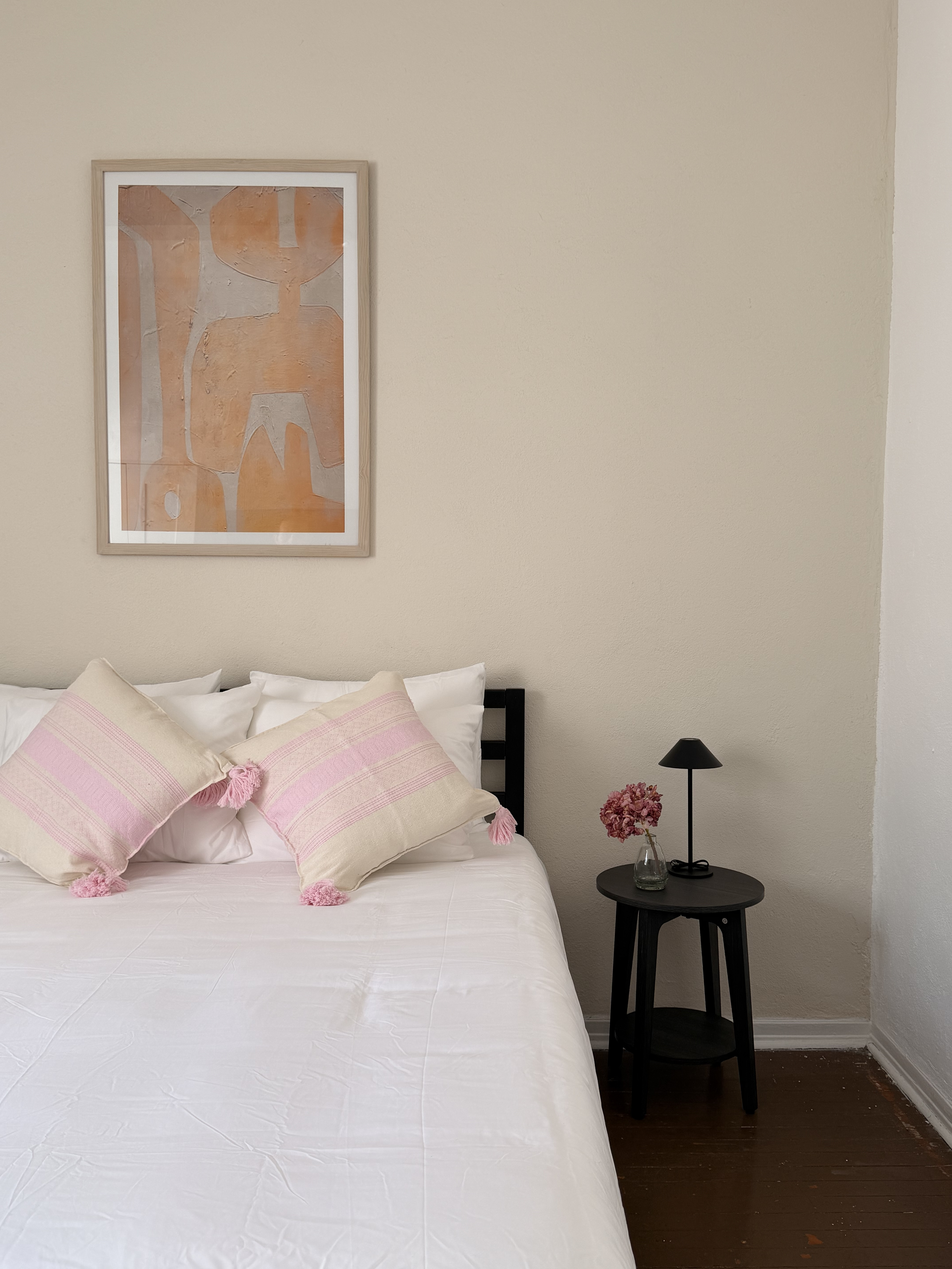 Stunning 3BR/3BA Furnished Apartment with Terrace  photo 2