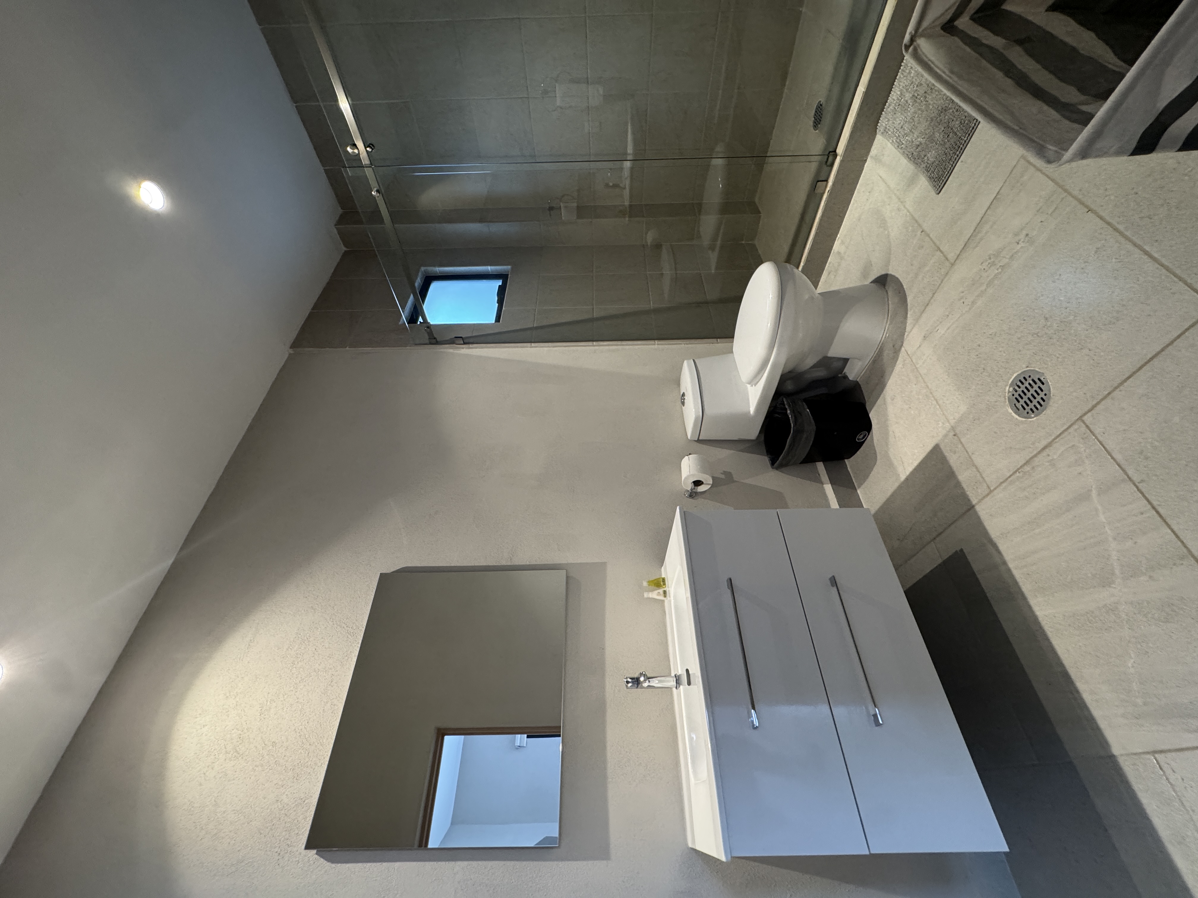 Furnished 1BR with Natural Light & Large Bathroom  photo 5