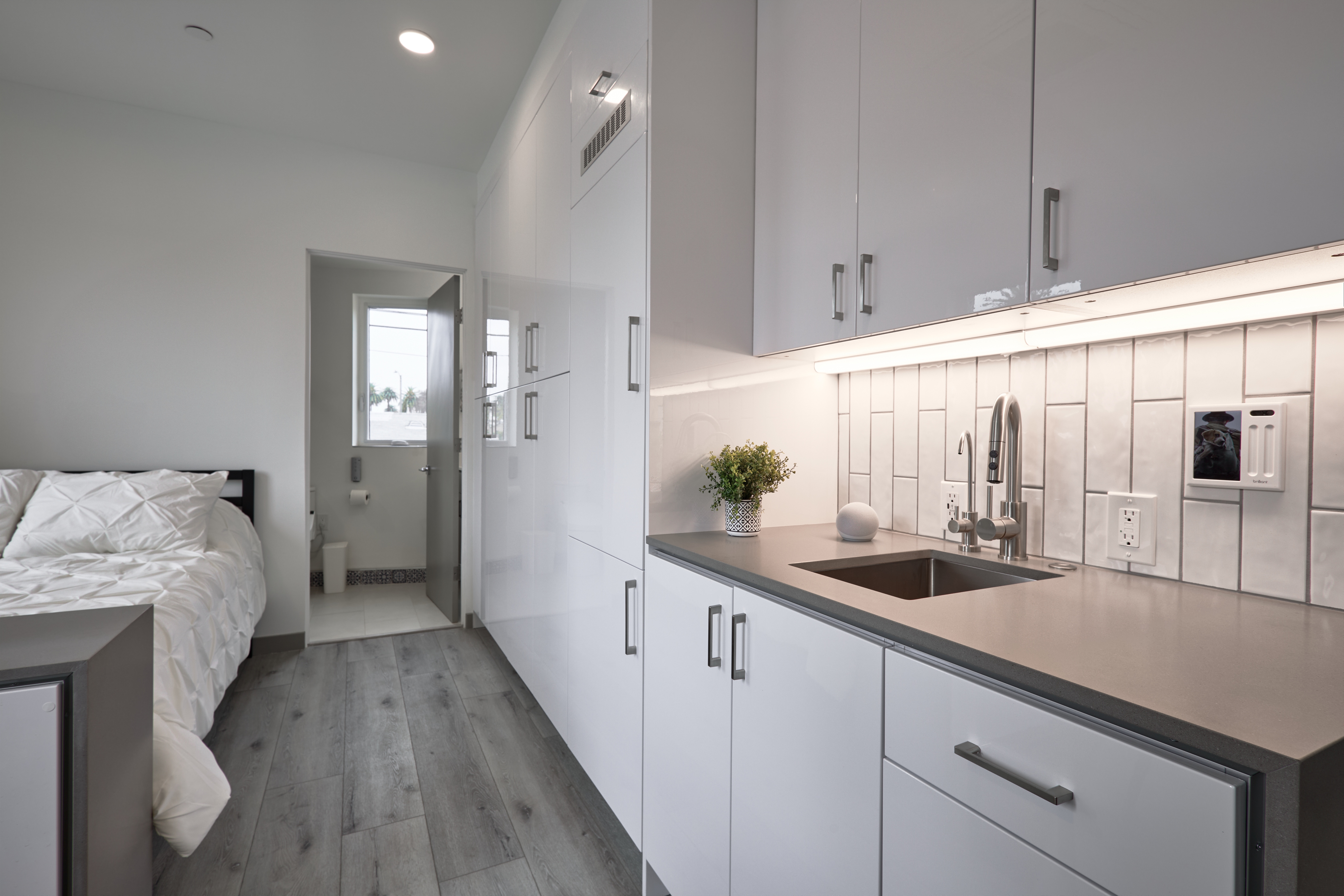 EXCEPTIONAL NEW CONSTRUCTION LUXURY 5 BEDROOM HOME photo 2