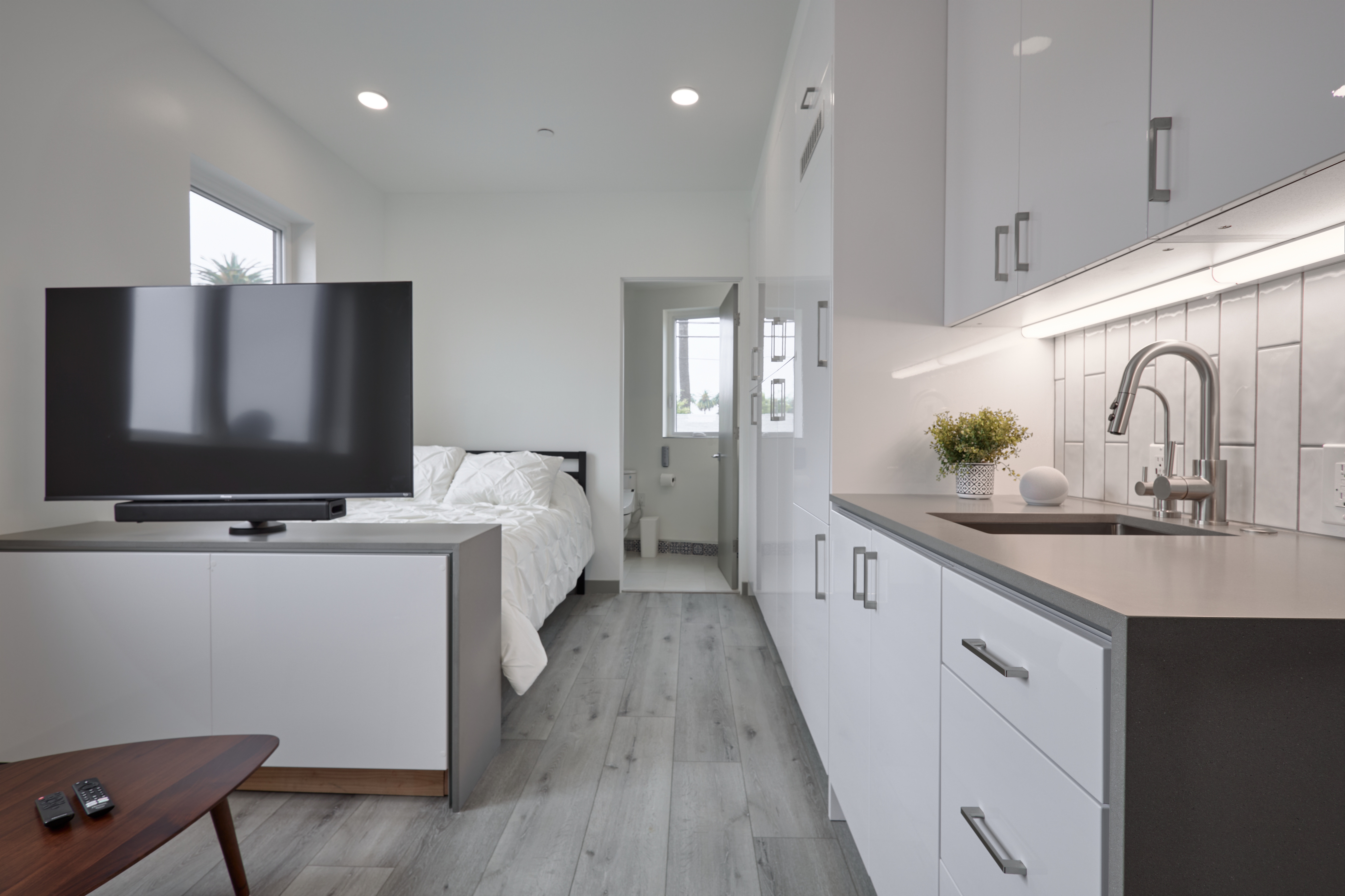 EXCEPTIONAL NEW CONSTRUCTION LUXURY 5 BEDROOM HOME photo 3