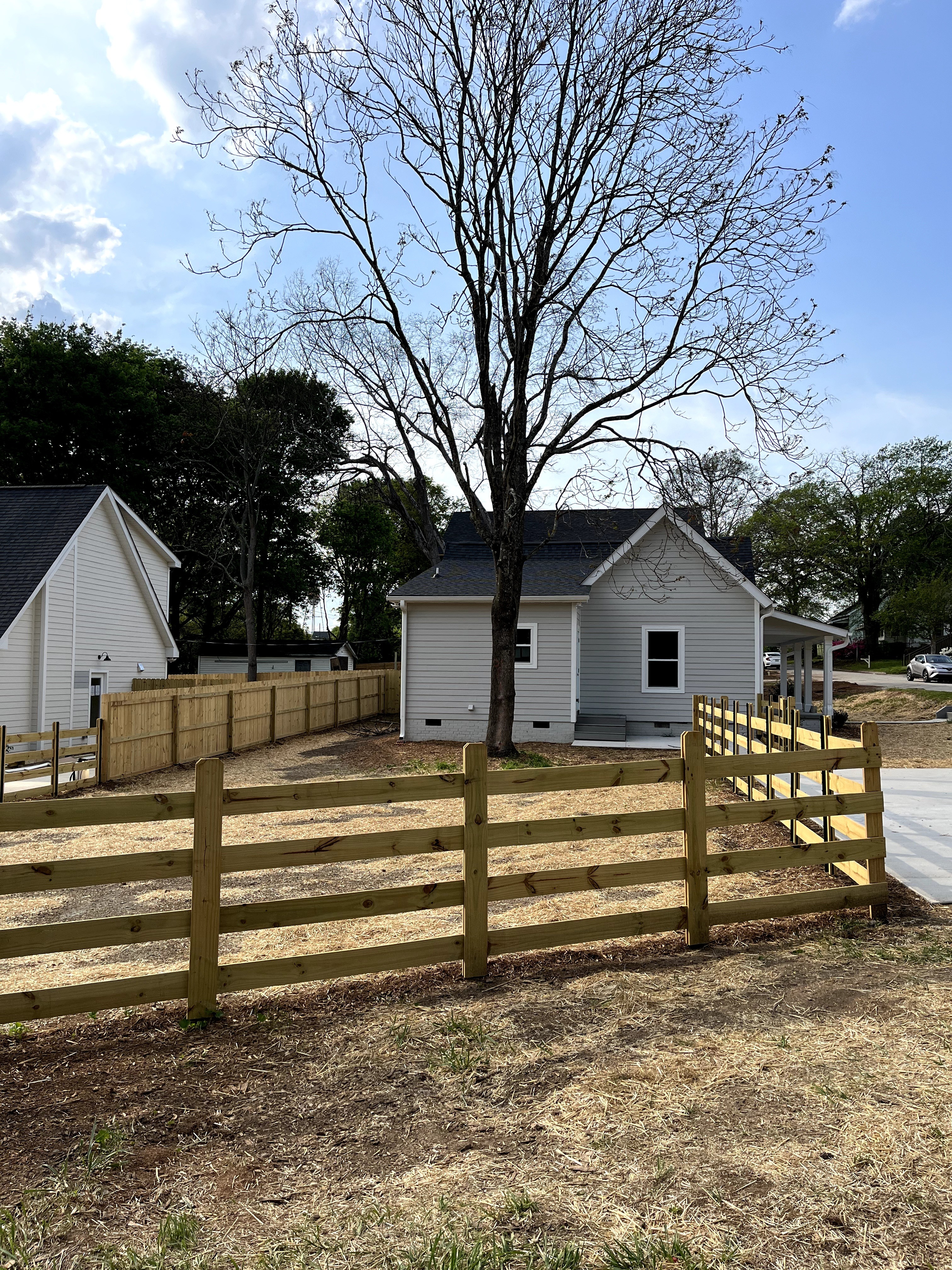 Furnished 3 bed/2 bath pet friendly home  photo 2