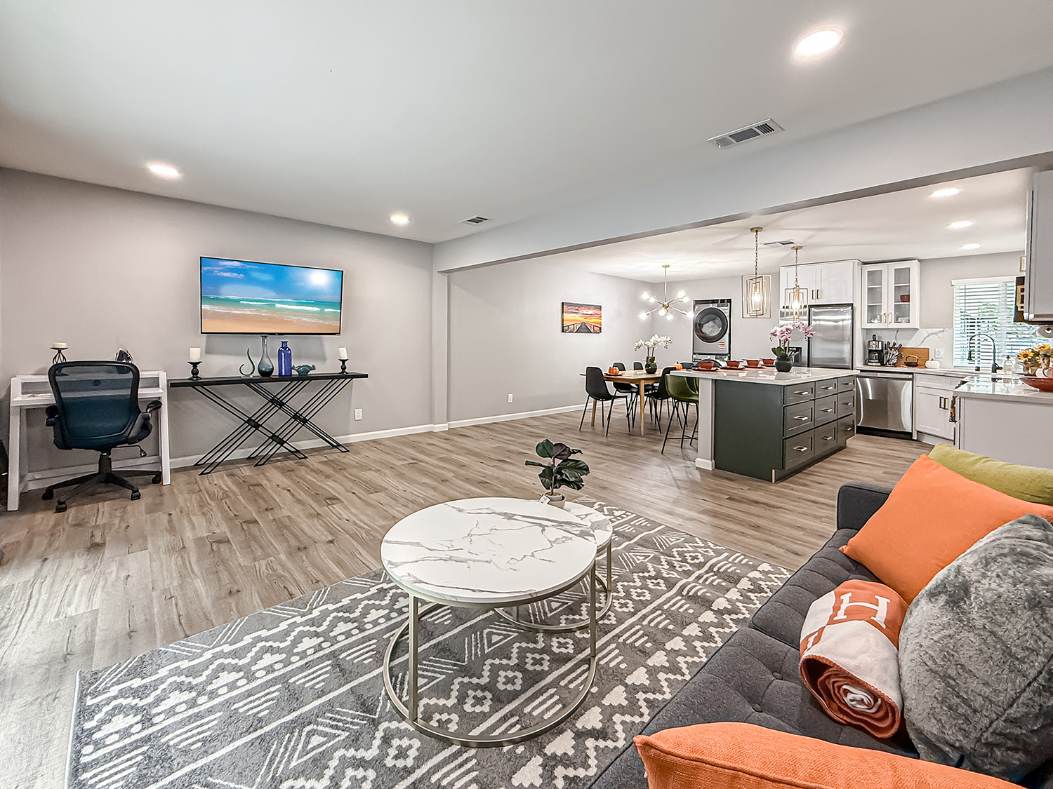  Insurance Housing Ready | Fully Furnished Simi photo 4