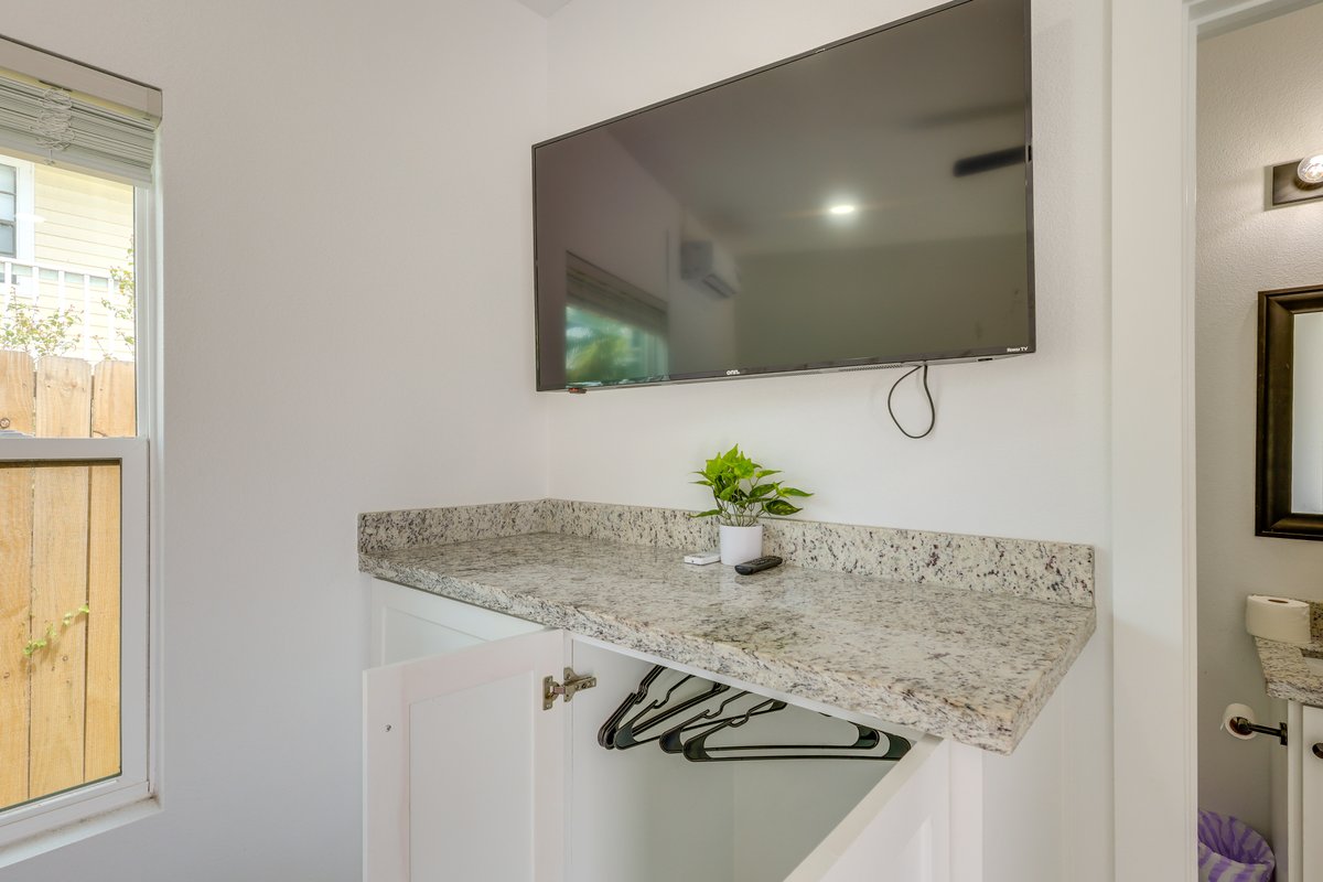 Furnished Coastal Studio for Traveling Professiona photo 5