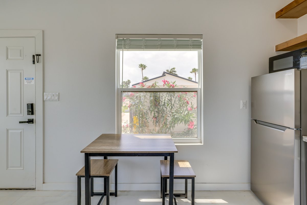 Live & Work by the Beach | Furnished Studio  photo 4