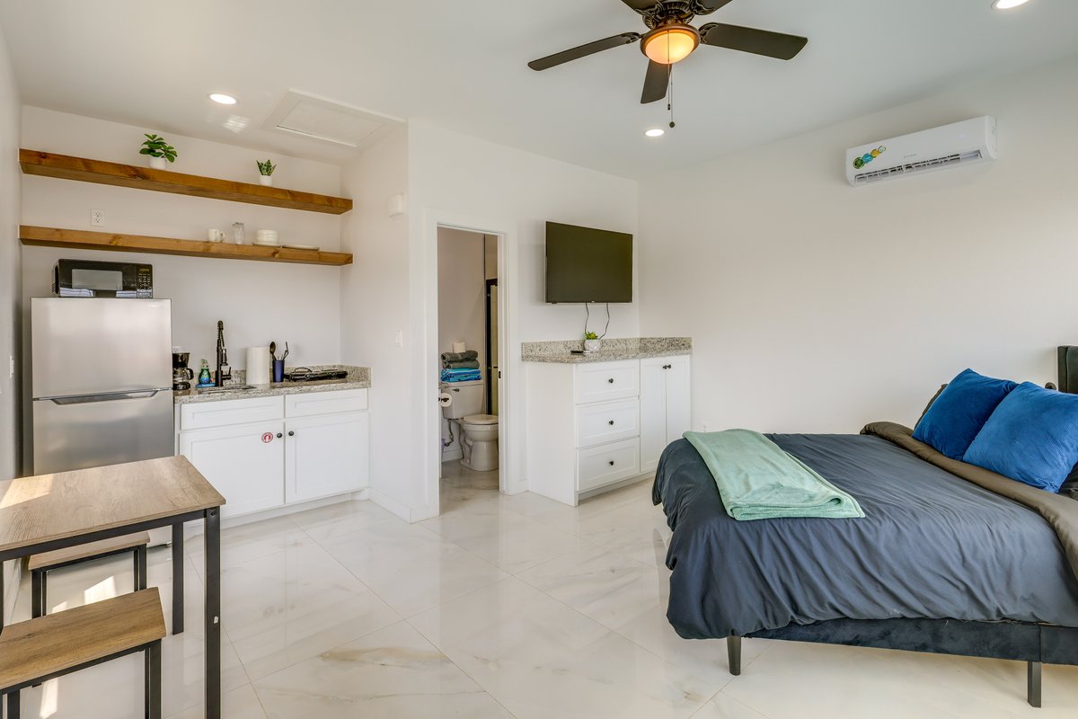 Live & Work by the Beach | Furnished Studio  photo 5