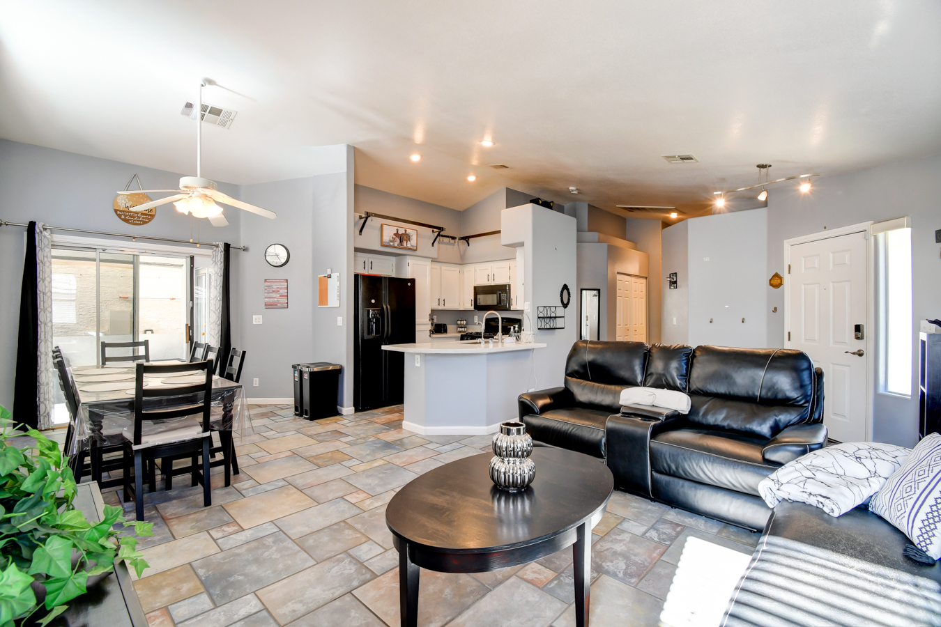 Vegas Oasis 3BR | Pet Friendly | Extended Stay photo 2
