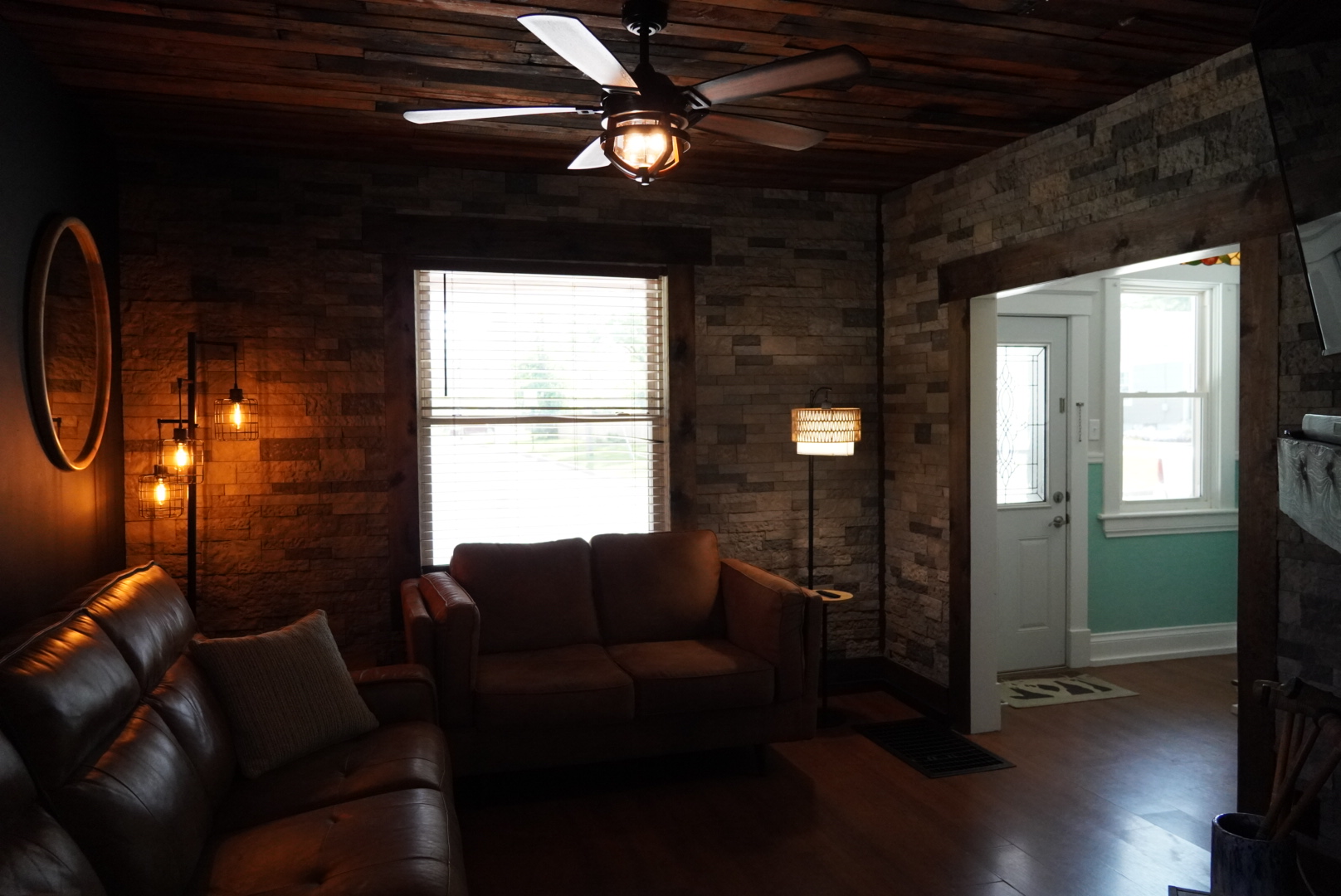 Charming 3 Bed 2.5 Bath Farmhouse in Loveland photo 3
