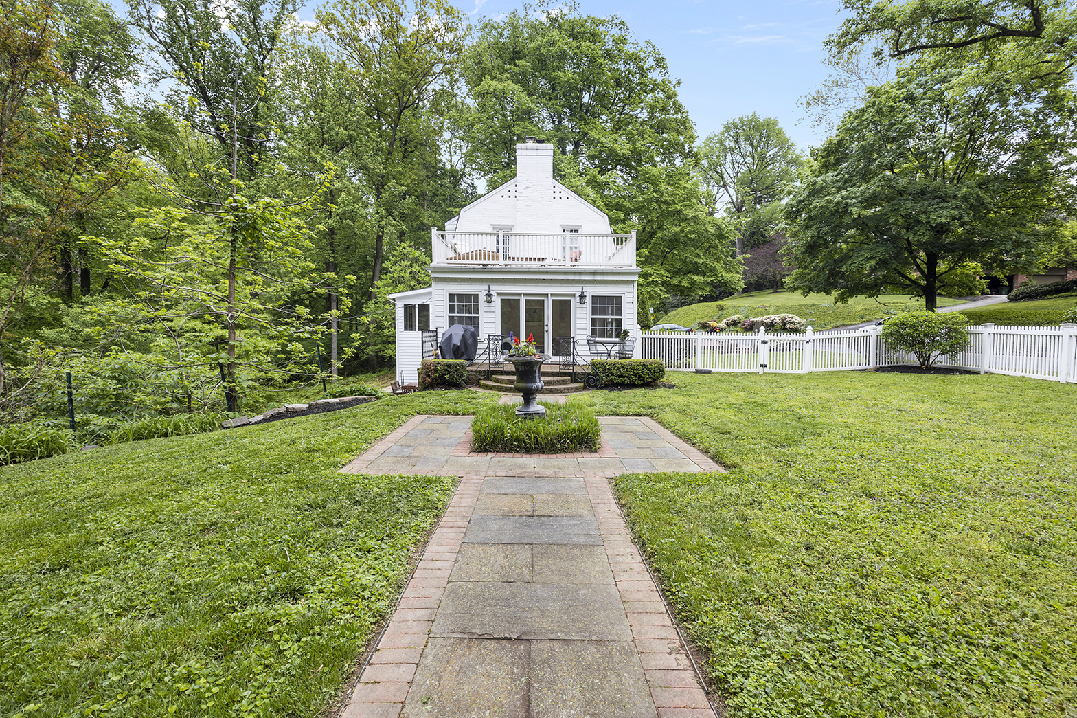 Beautiful Home in Roland Park photo 2