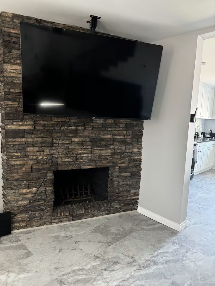 Comfortable 3BR Home w/ Hot Tub, EV Charging & Spa photo 4