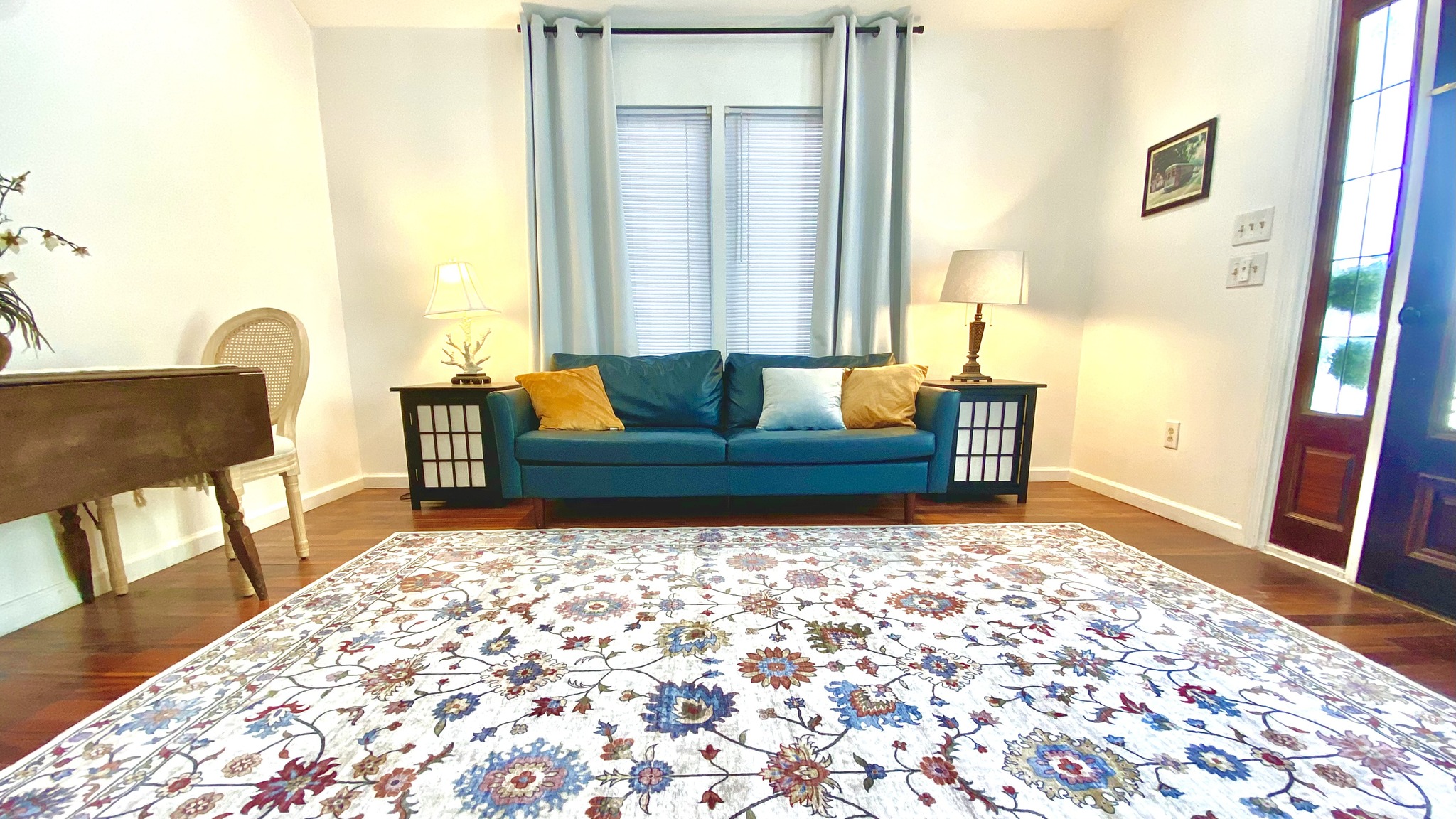 2 Bedroom, 1 Bath - Ideal for solo professional photo 2