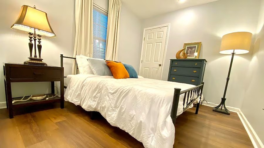 2 Bedroom, 1 Bath - Ideal for solo professional photo 3
