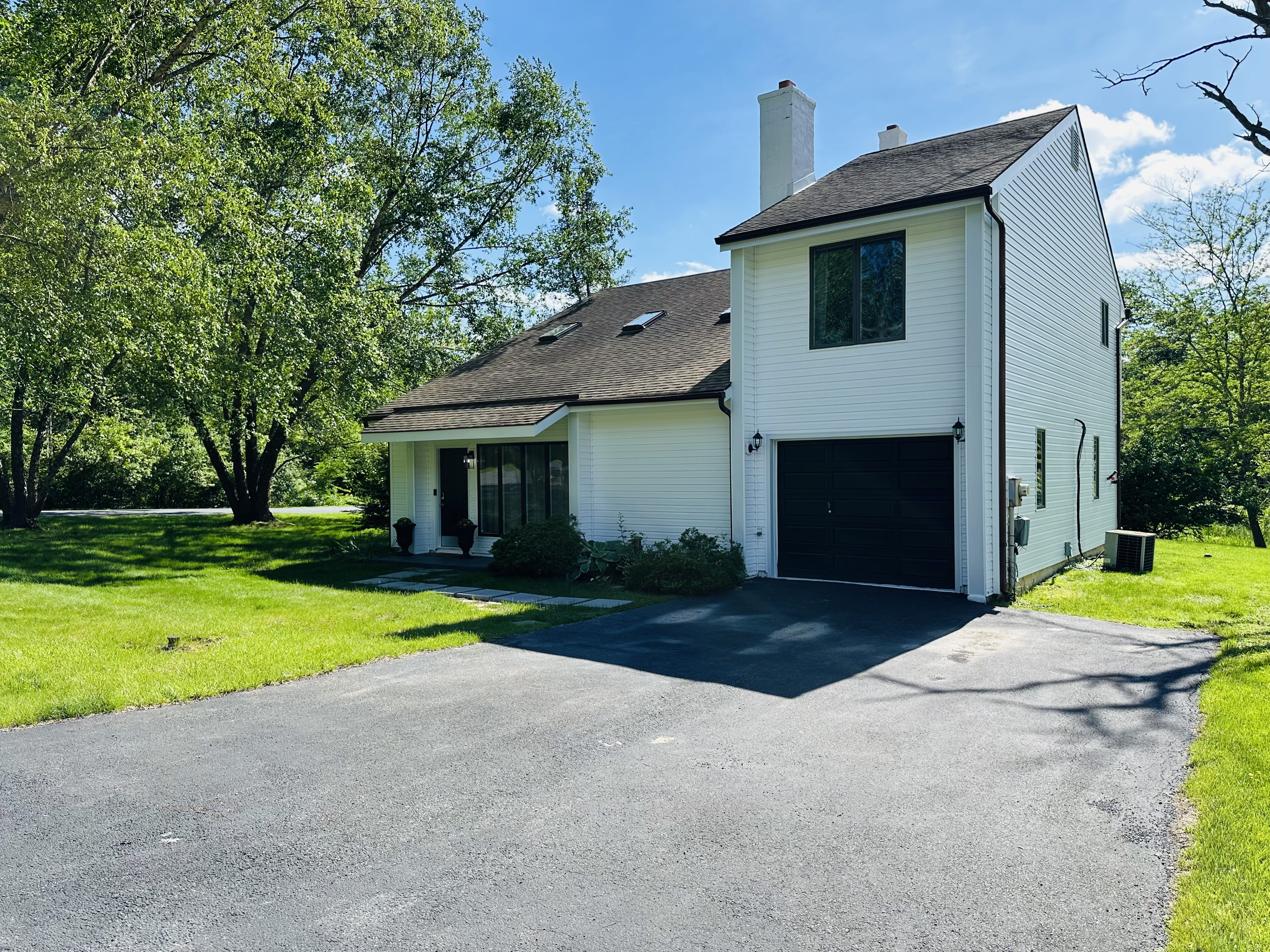 Charming 3-bdrm Home in Downingtown - Pet Friendly photo 5