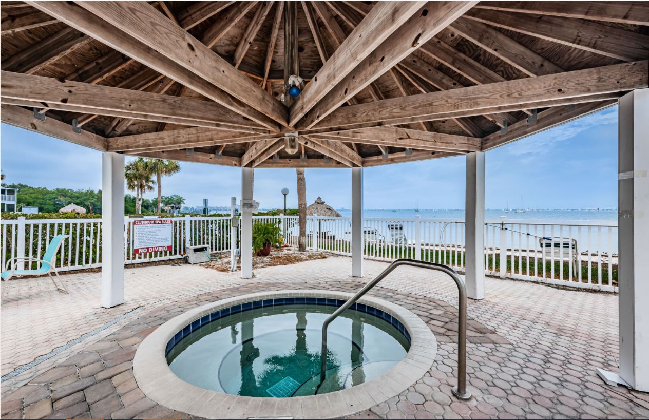 St Petersburg Central Condo -Beach and Pool Access photo 4