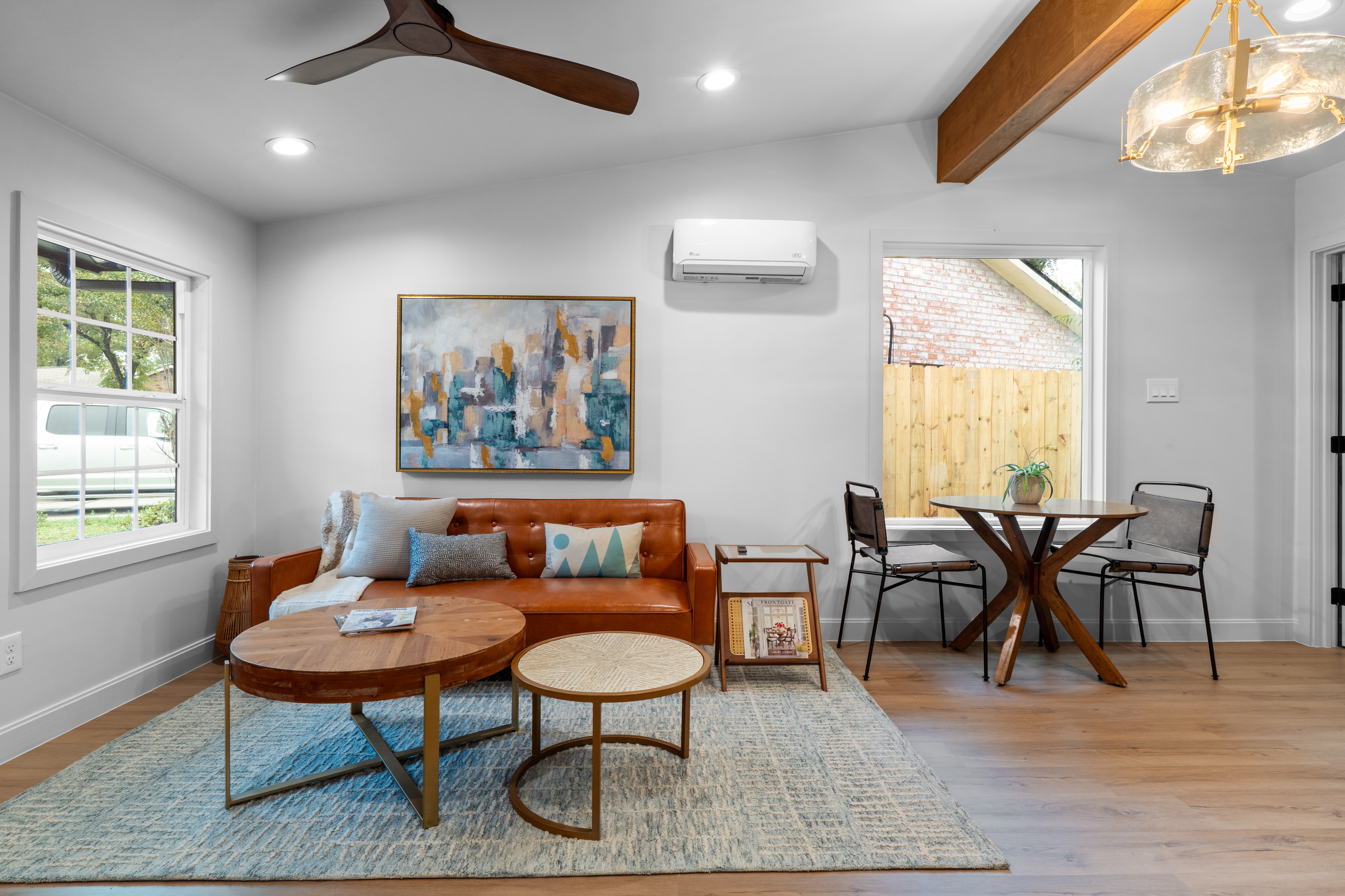 Stunning 1 bed 1 Bath Casita 4 miles from IAH photo 2