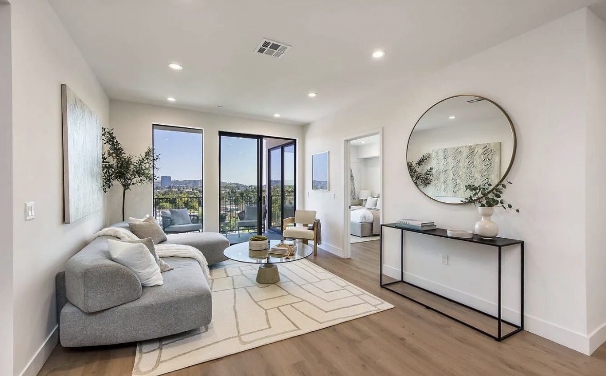 Super spacious 2-bed photo 2