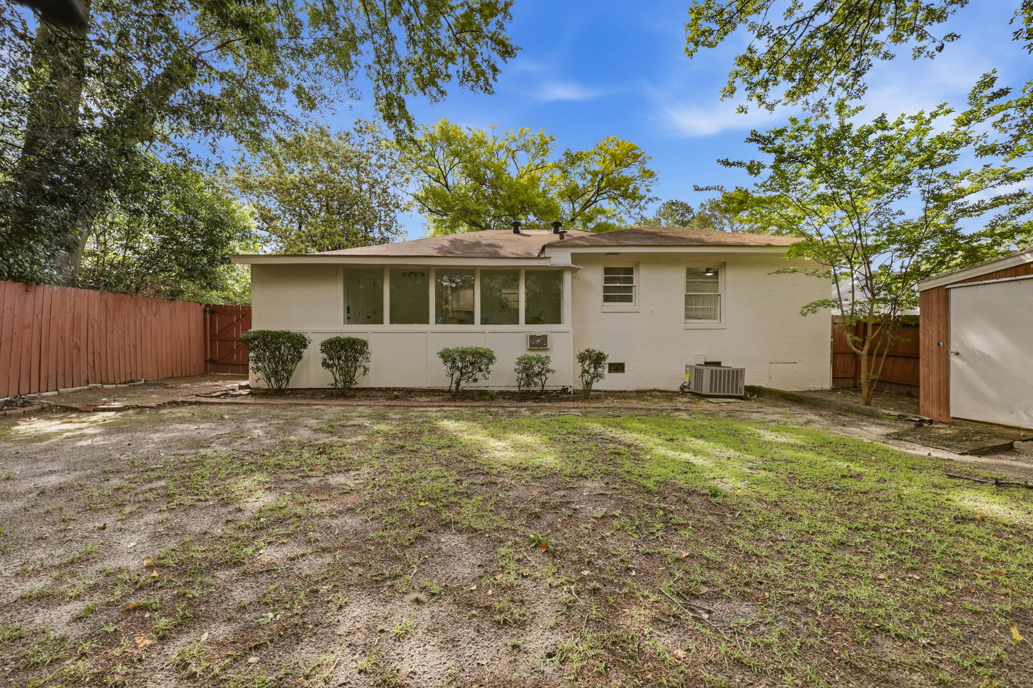 Charming, quiet 3BR, 2BA Single-Story Home  photo 2