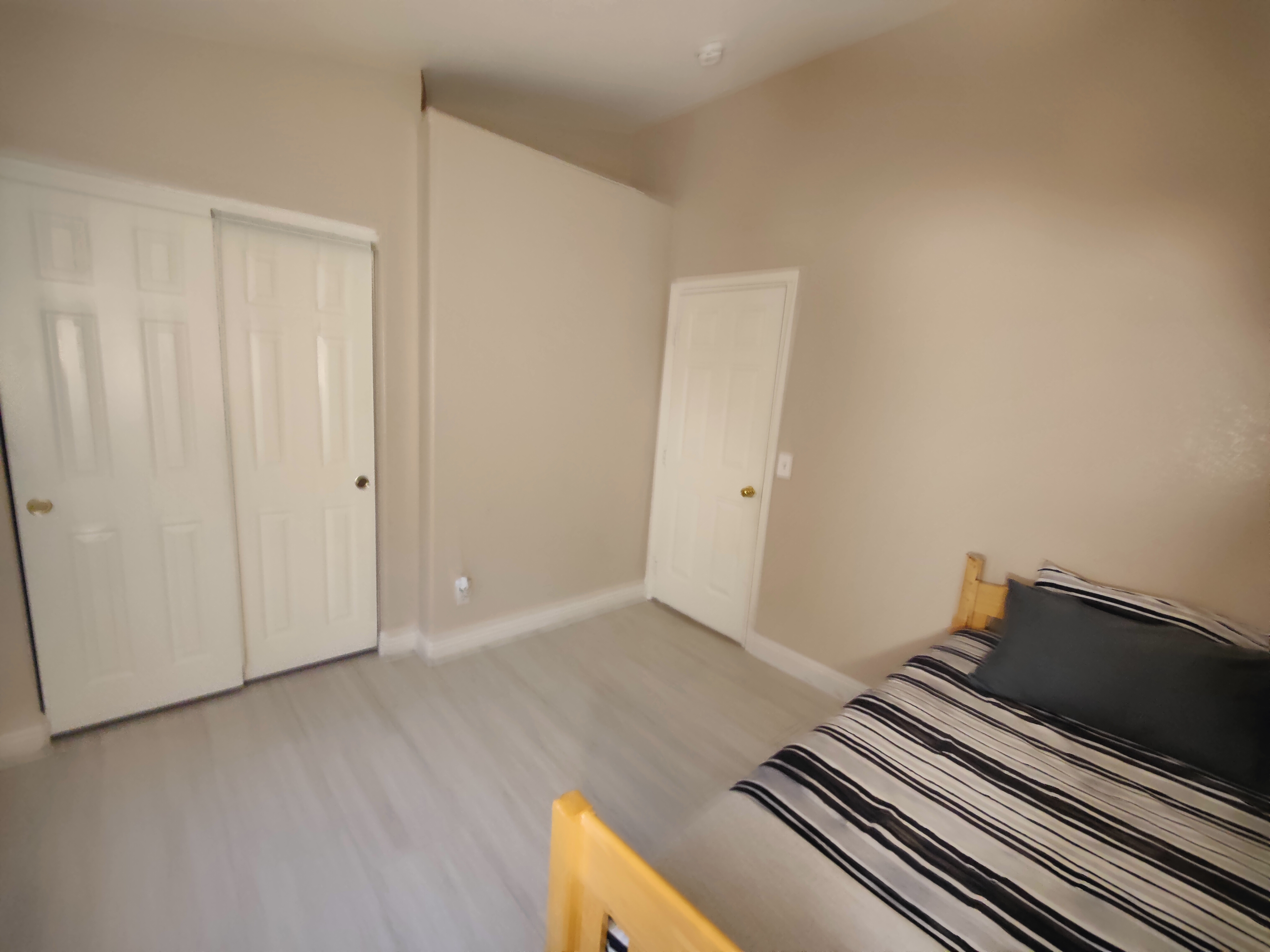 Single story home in great location  photo 3