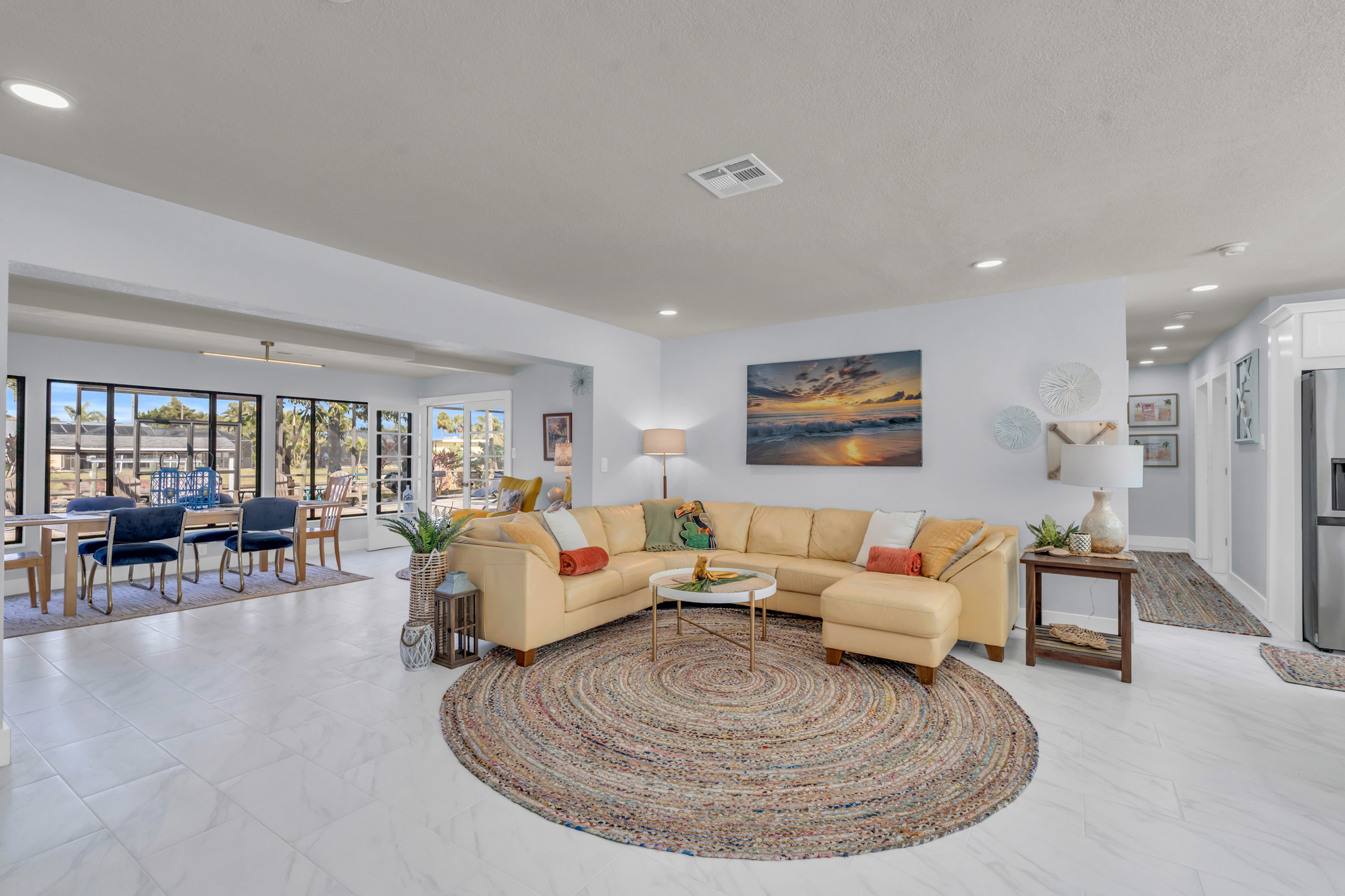 Unwind on Windsor: Yacht Club area Canal/Pool Home photo 5