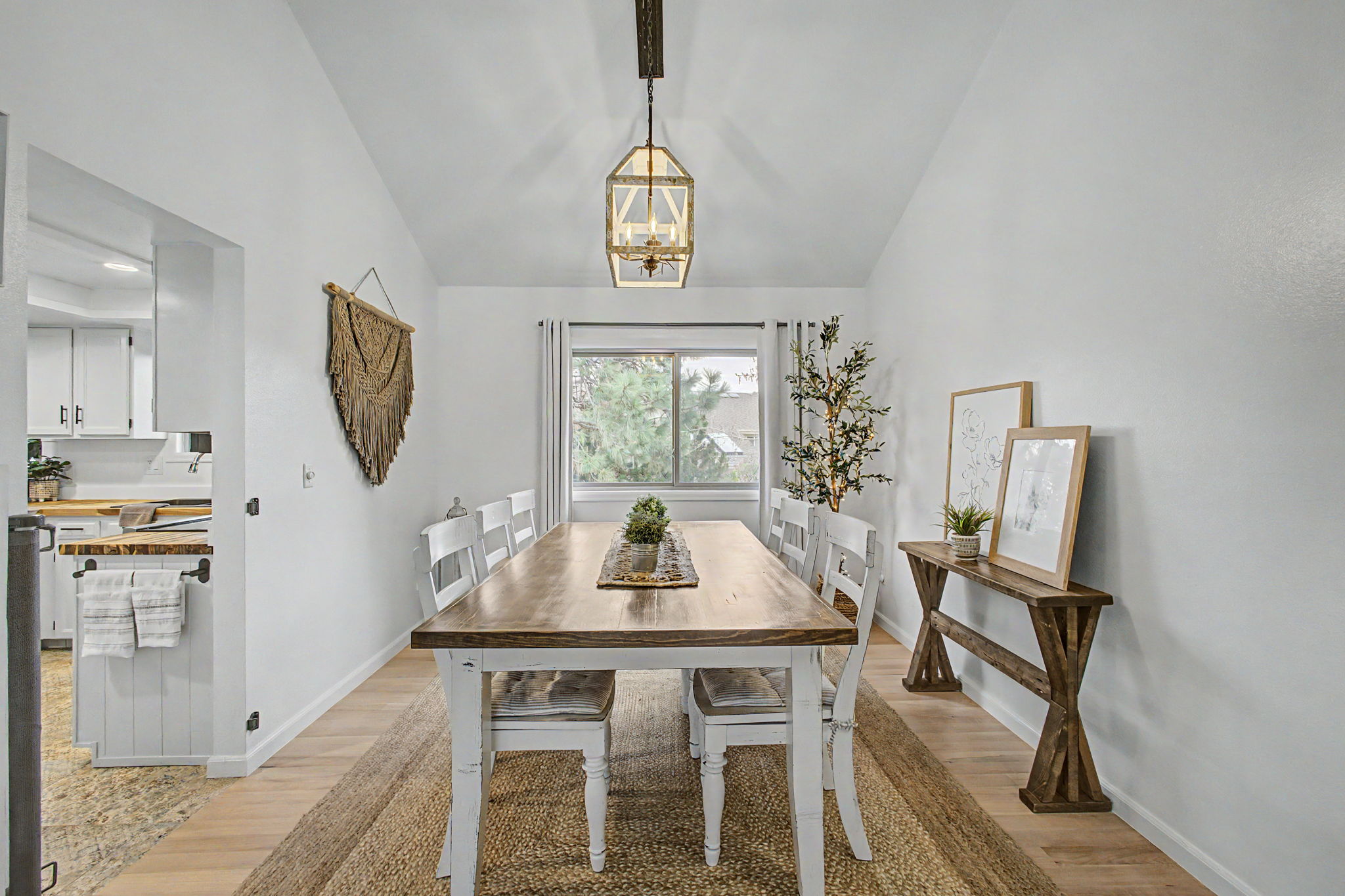 Casa Pine & Oak | Vaulted Ceilings · Trail Access  photo 2
