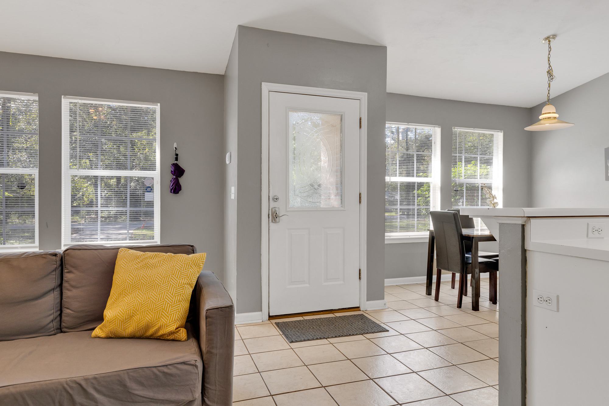 Cozy Comfort and Central Cottage - 2 min to FSU photo 2