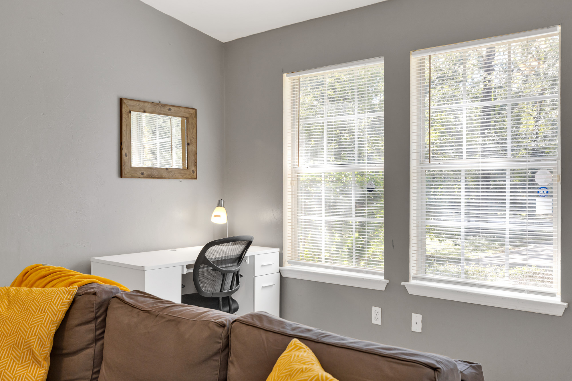 Cozy Comfort and Central Cottage - 2 min to FSU photo 3