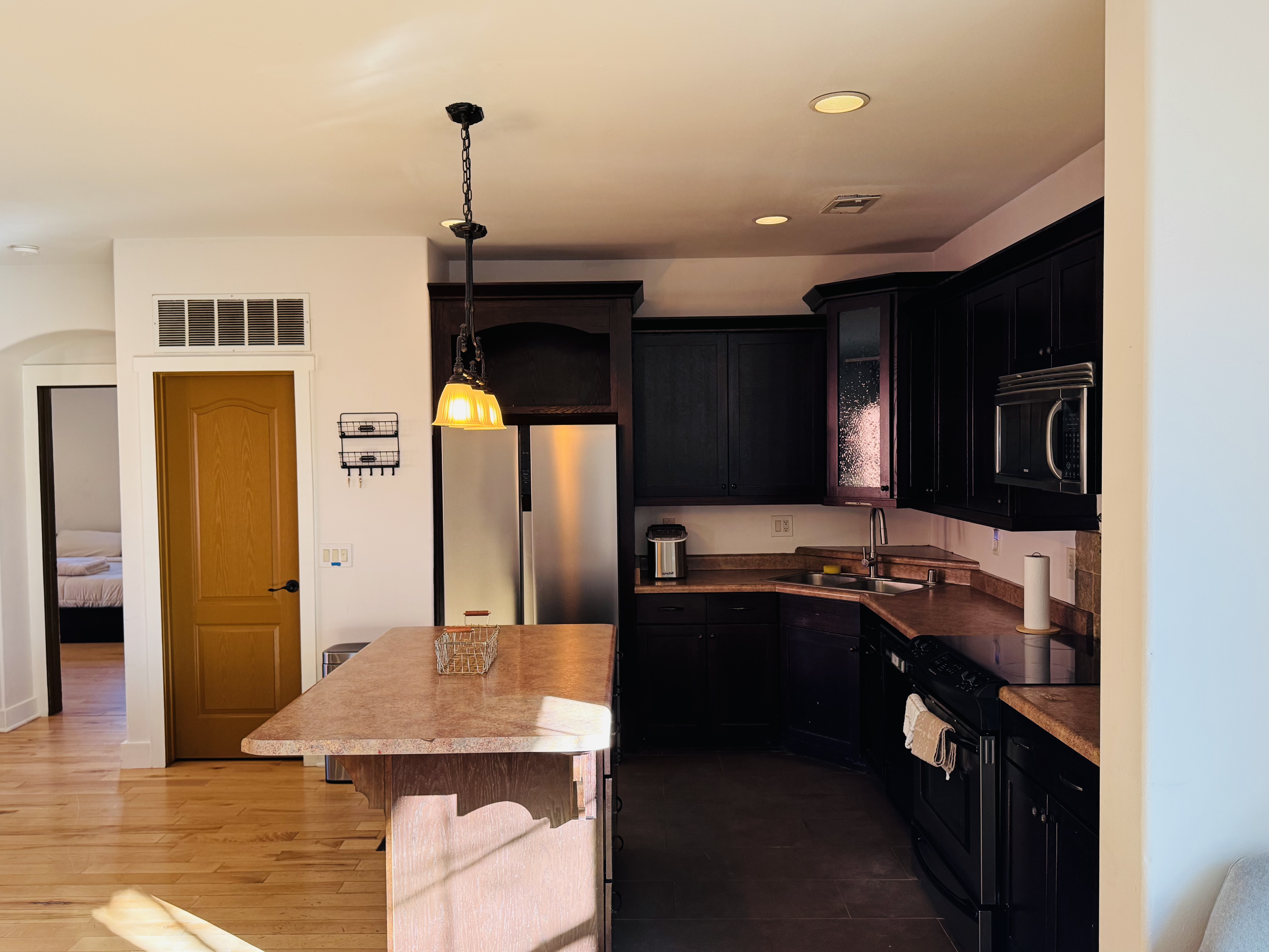 Convenient Antique + Mid-Century Stay photo 2