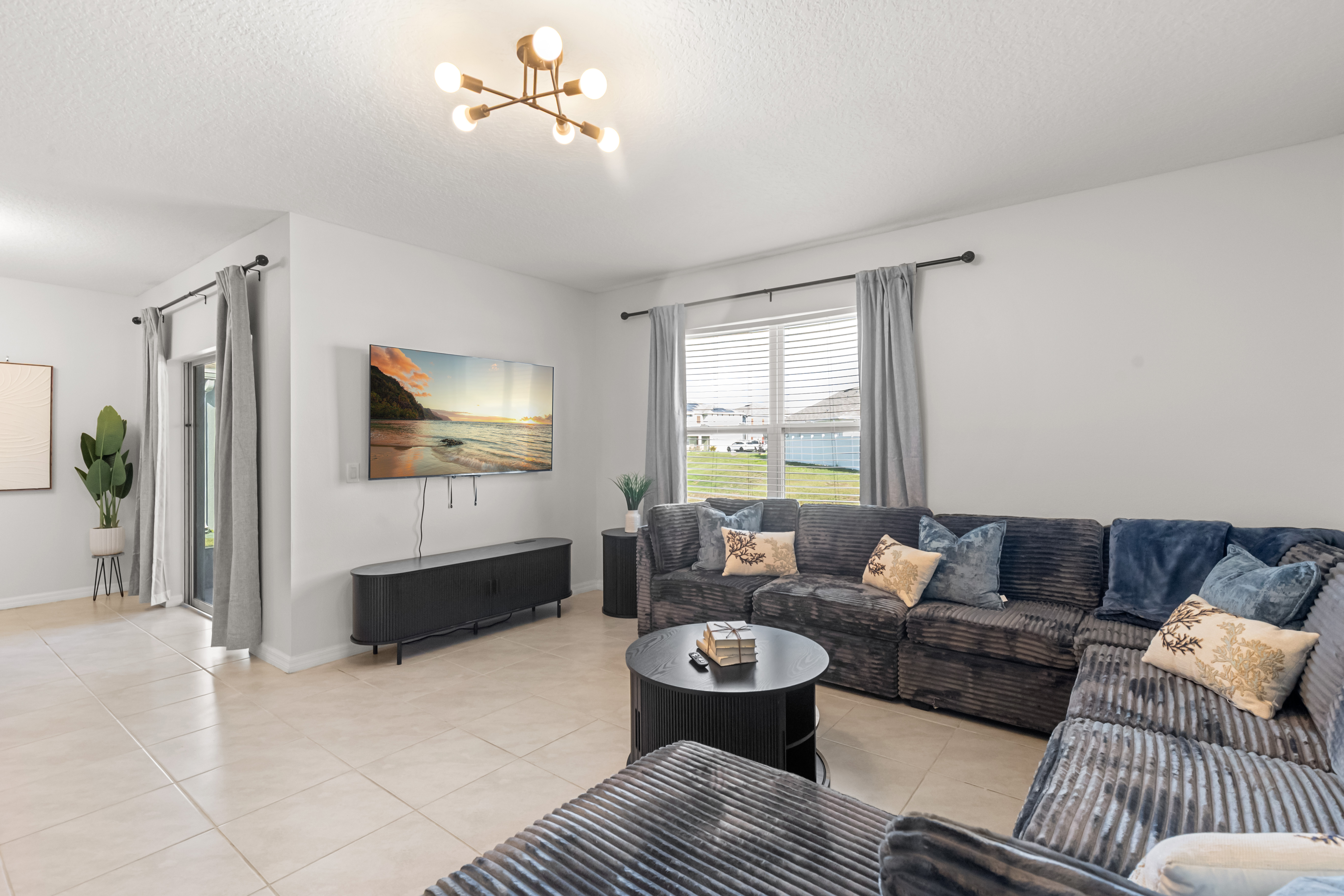 Furnished Move-In Ready|3BR/2BA|Office|Garage|Pool photo 2