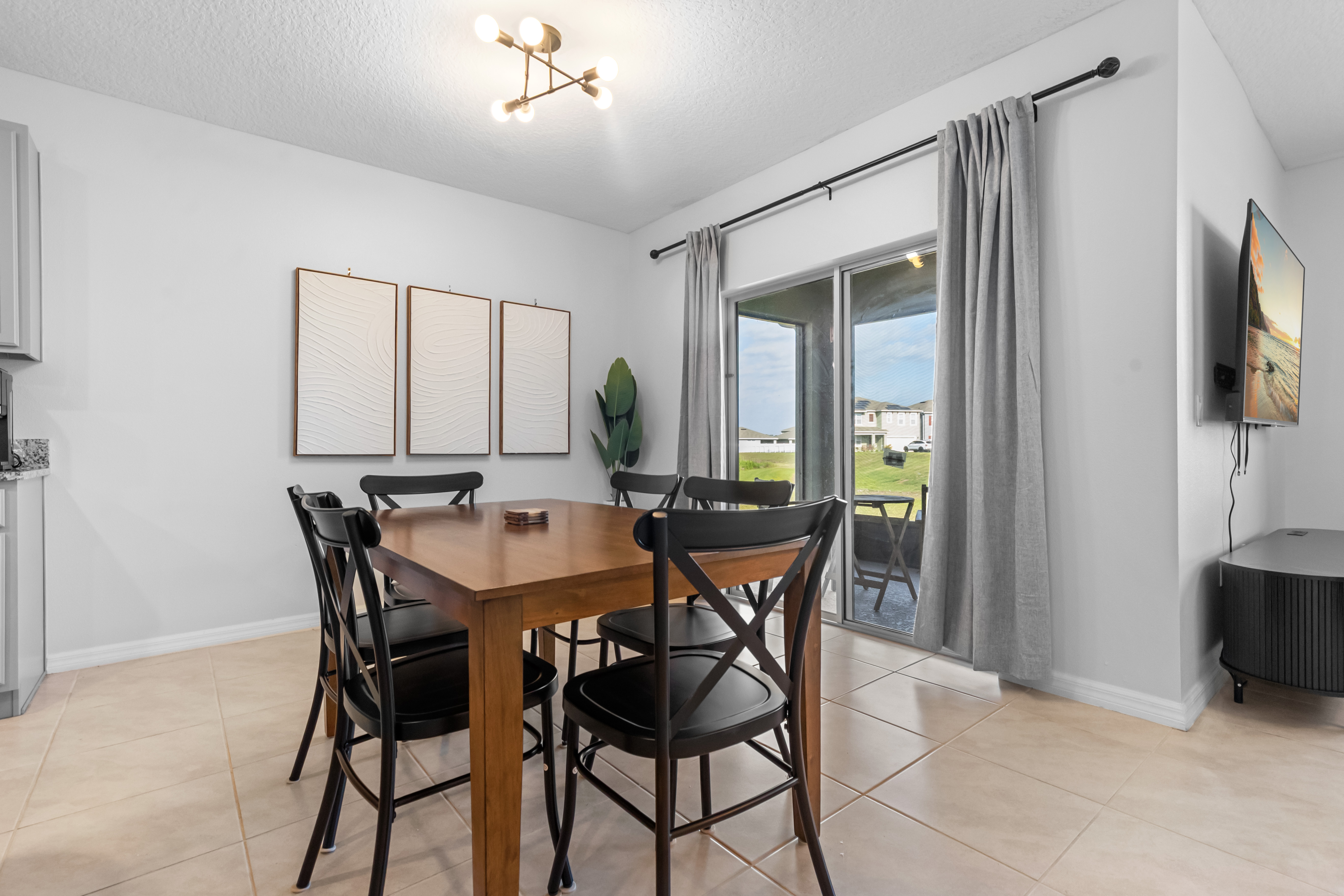 Furnished Move-In Ready|3BR/2BA|Office|Garage|Pool photo 3