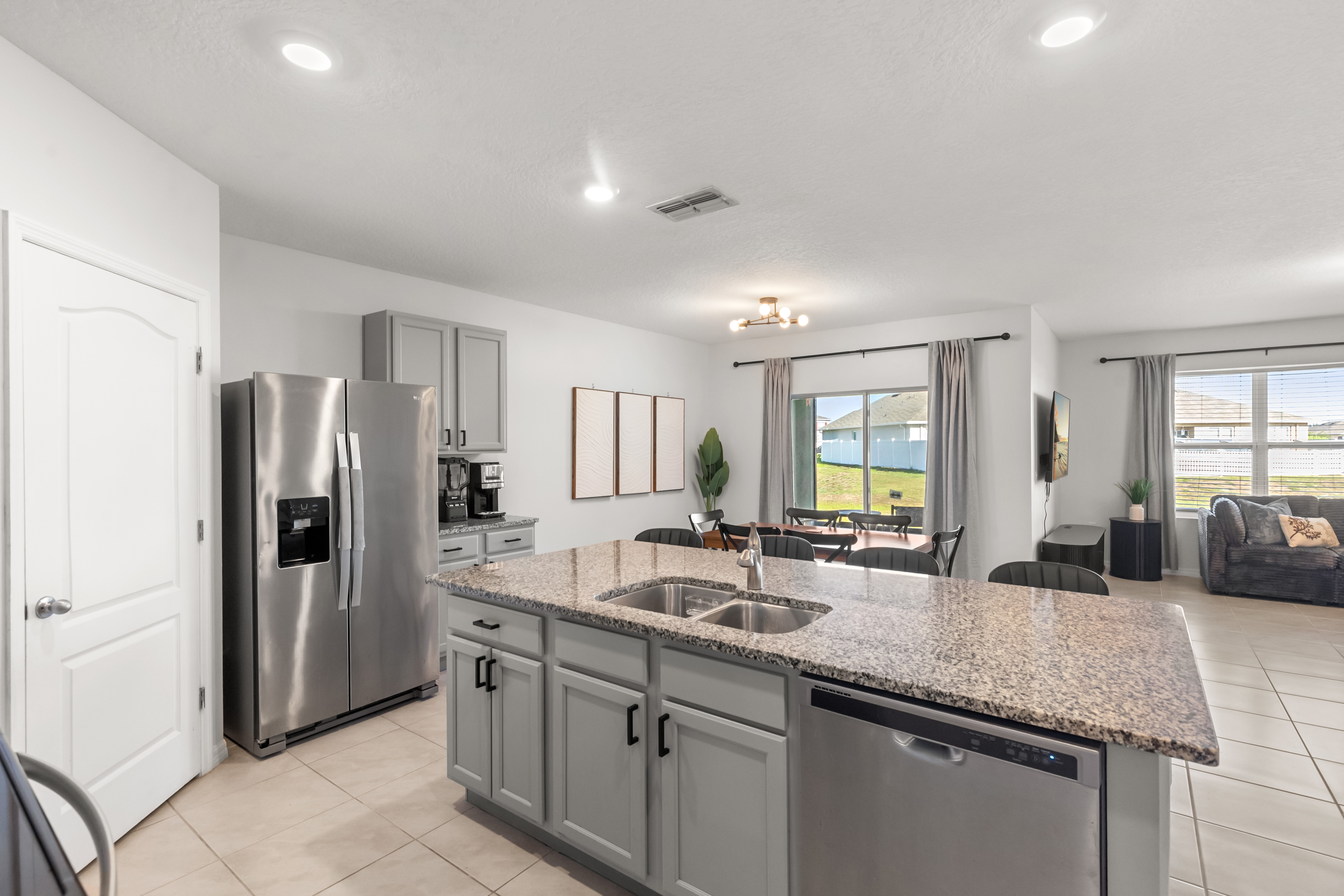 Furnished Move-In Ready|3BR/2BA|Office|Garage|Pool photo 5