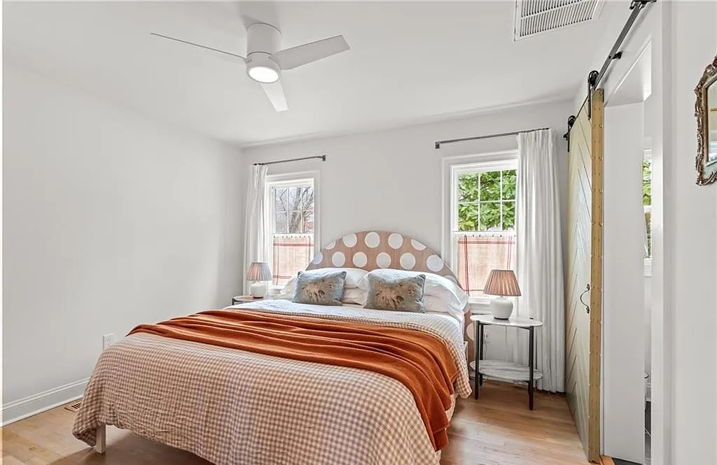 FULL remodeled 2 bedrooms home photo 5
