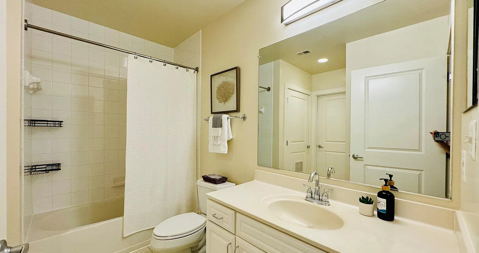 This home is a charming with 2 bedrooms photo 5