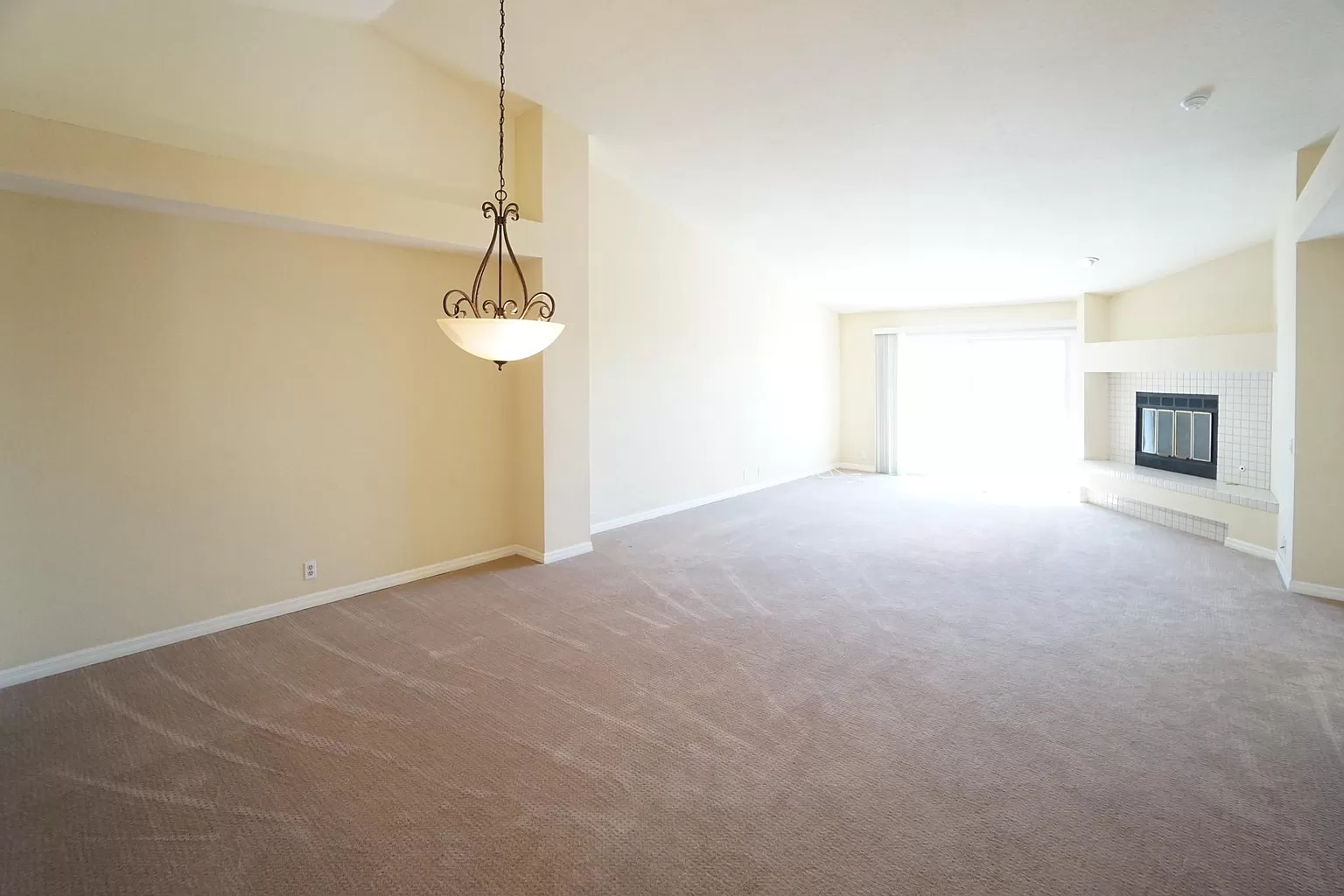 2 bedrooms home with parking photo 3