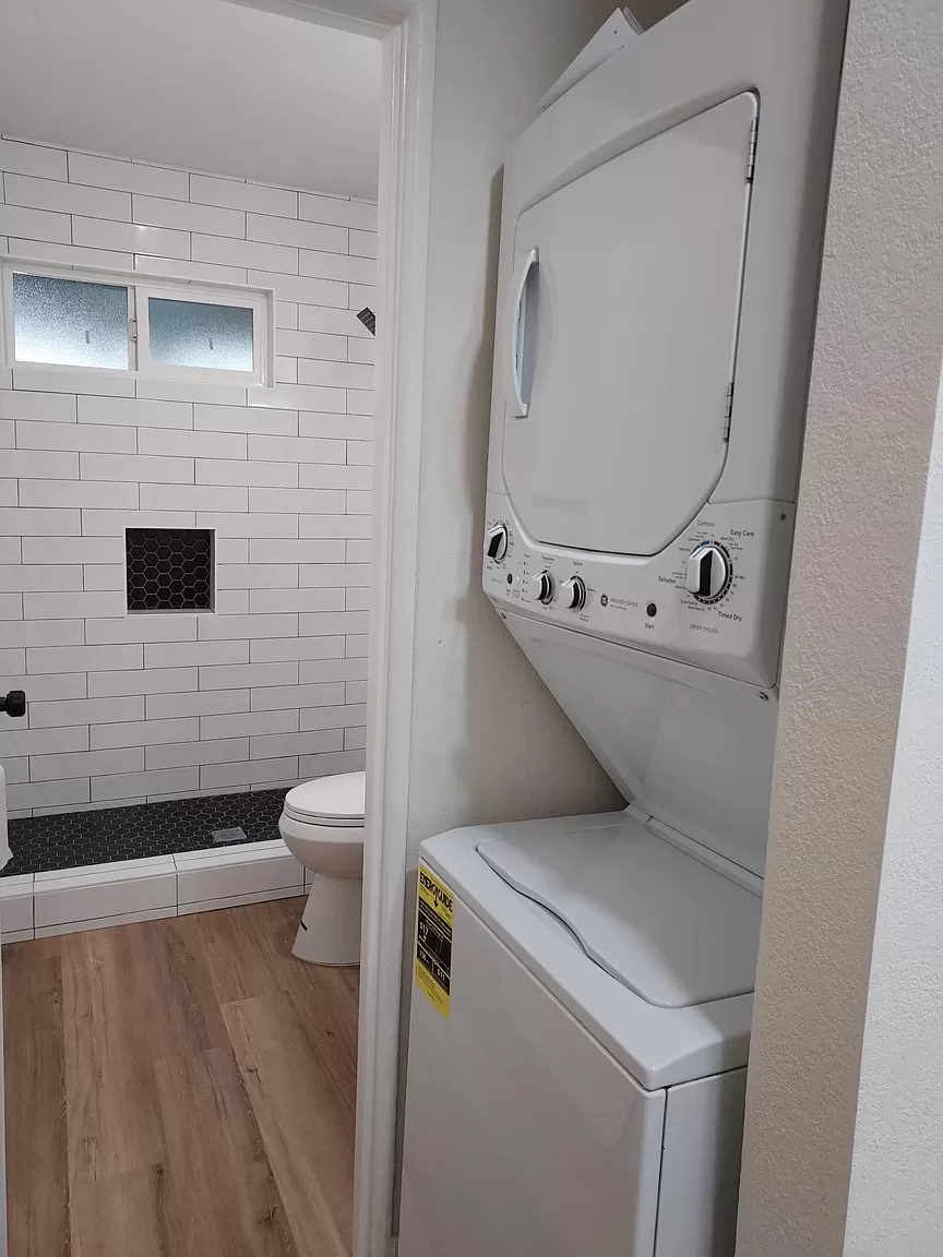 Beautifully and remodeled 1 bedroom 1 bath home photo 4
