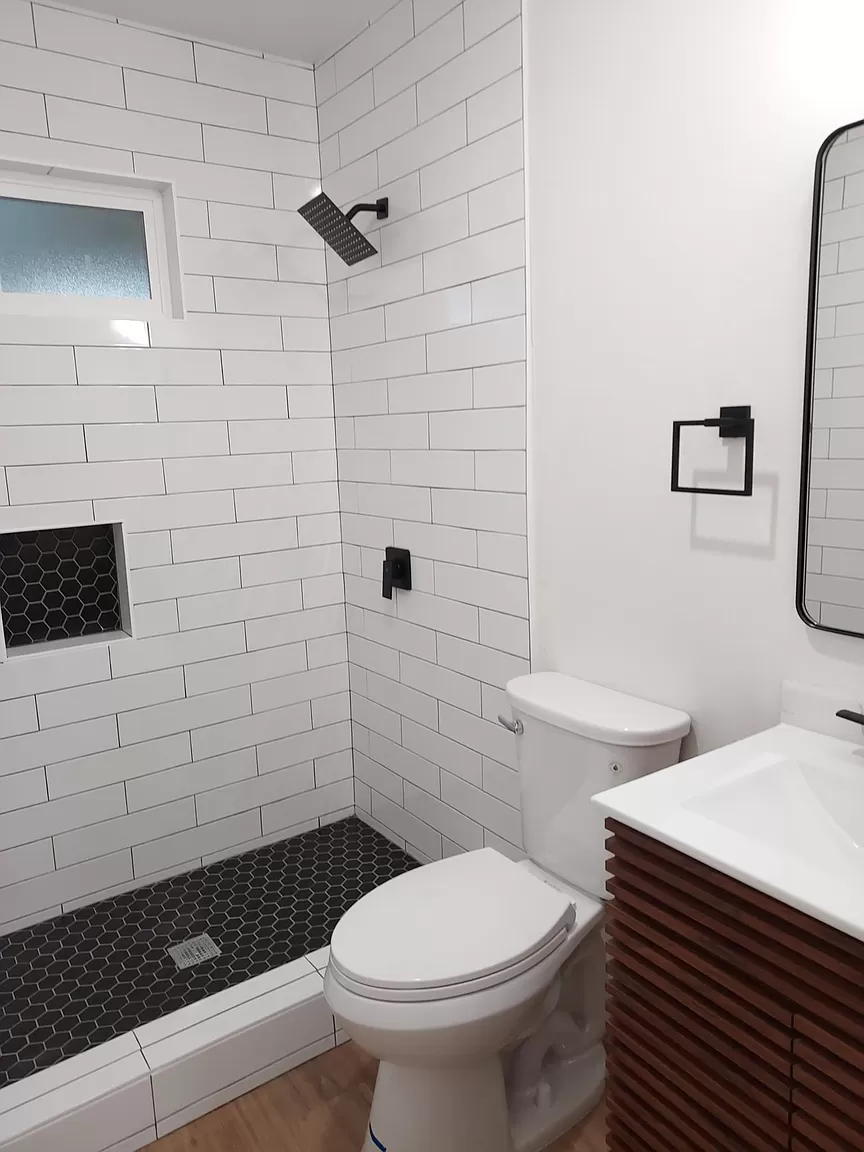 Beautifully and remodeled 1 bedroom 1 bath home photo 2