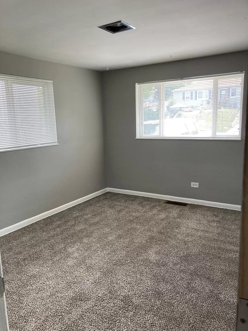 3 bedroom 1 bath Spacious and renovated photo 5