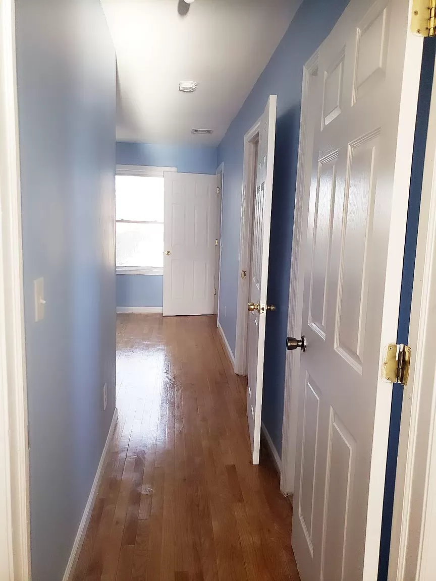 Freshly painted 3 beds home photo 3