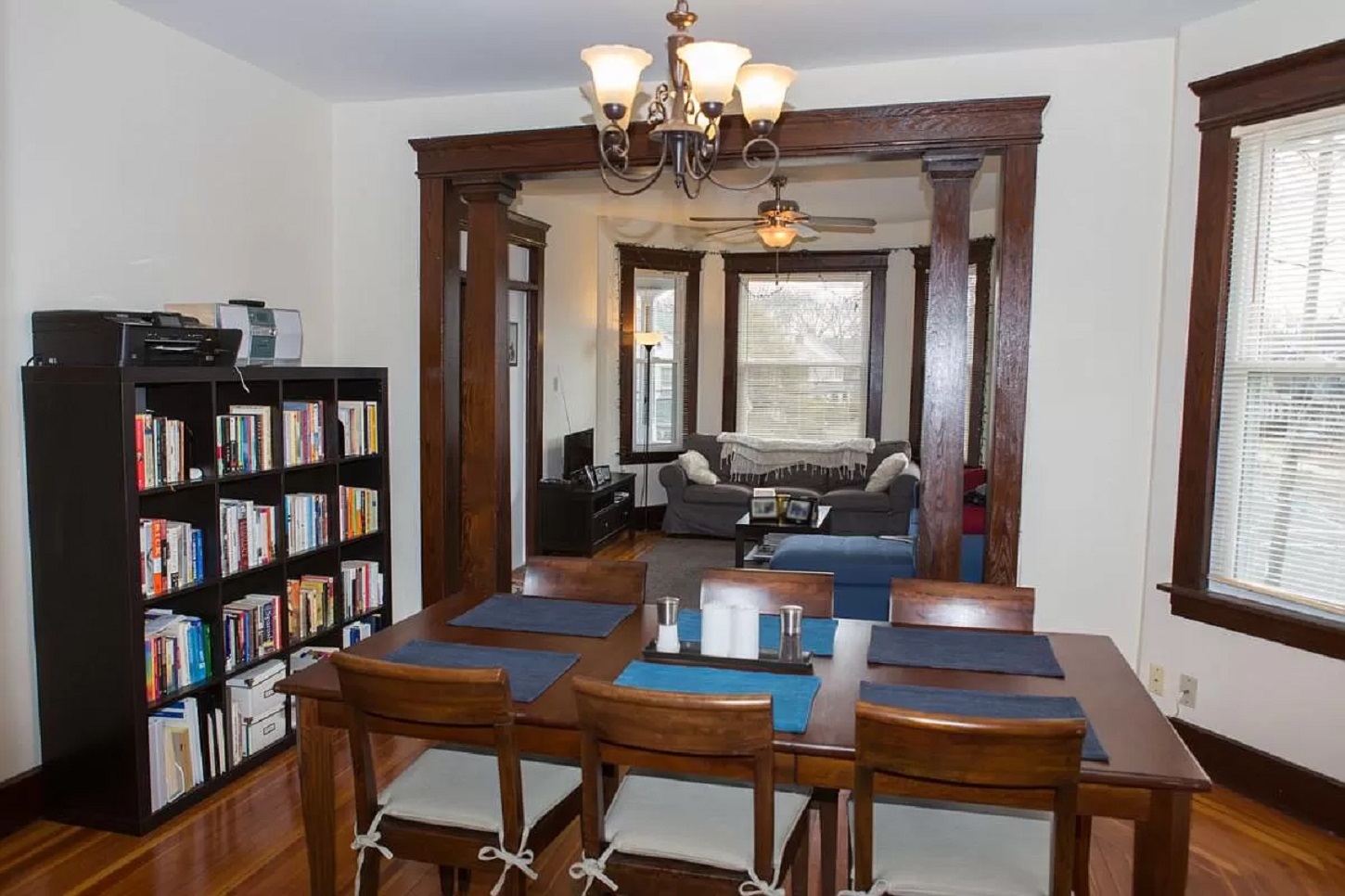 Elegant and renovated 2 bedrooms home photo 5