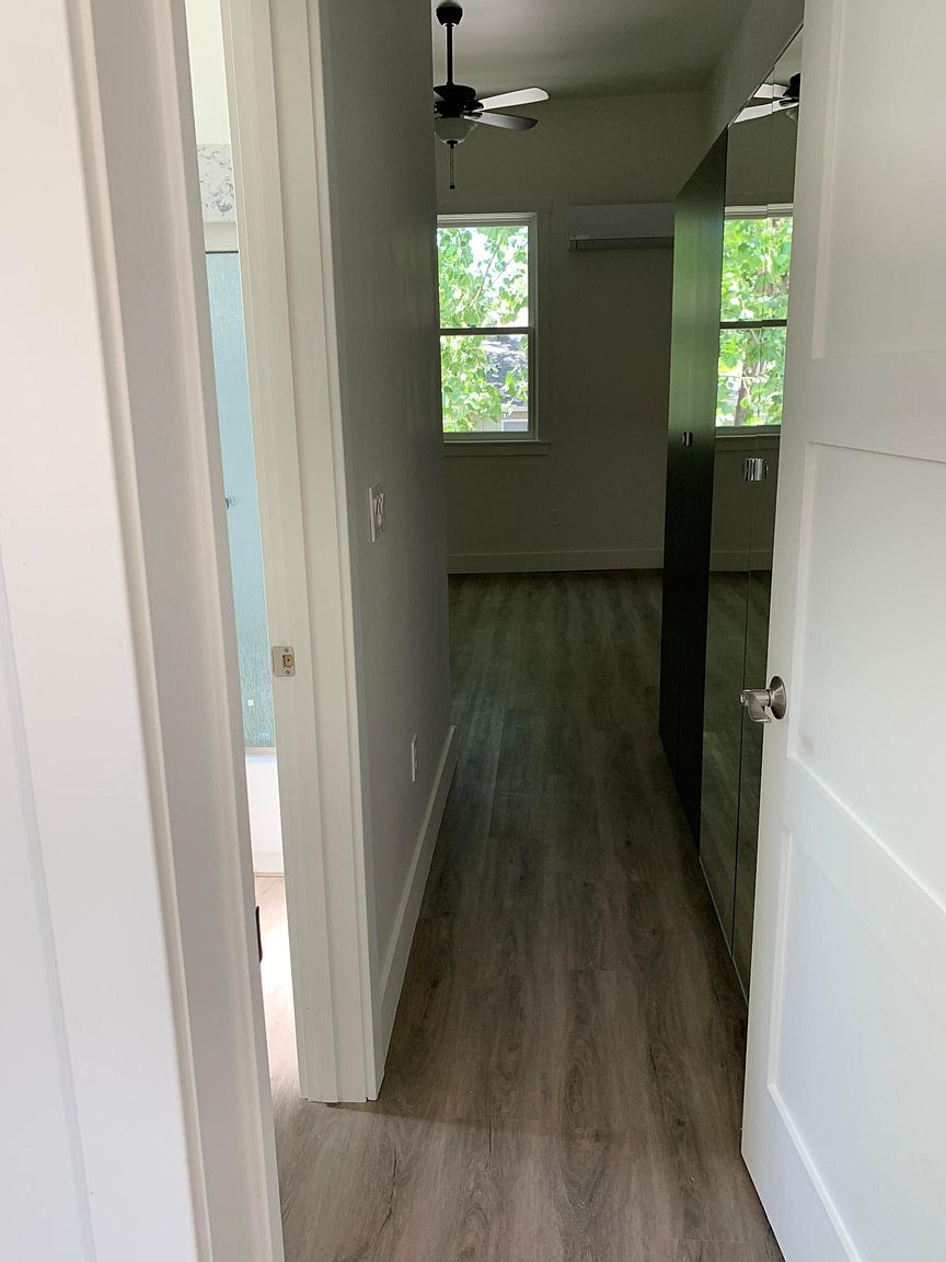 Newly Remodeled 2Bedrooms 2Bath home photo 3