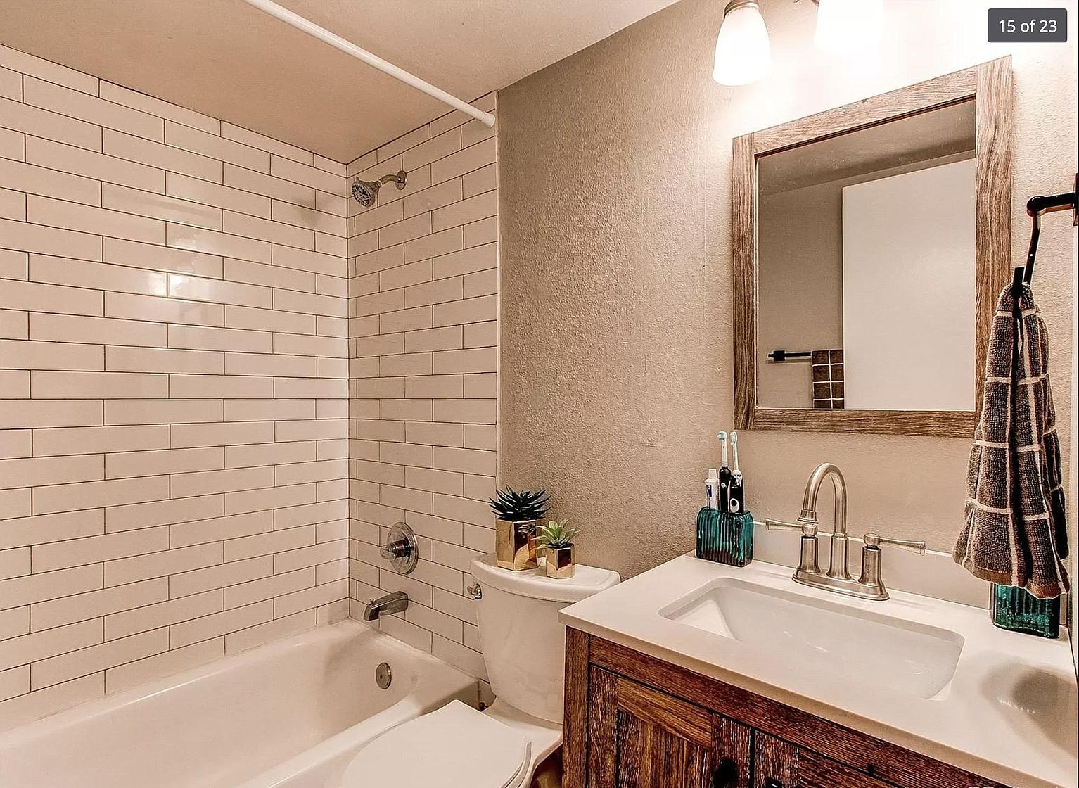 Fully remodeled 2bedroom 2bathroom home photo 5