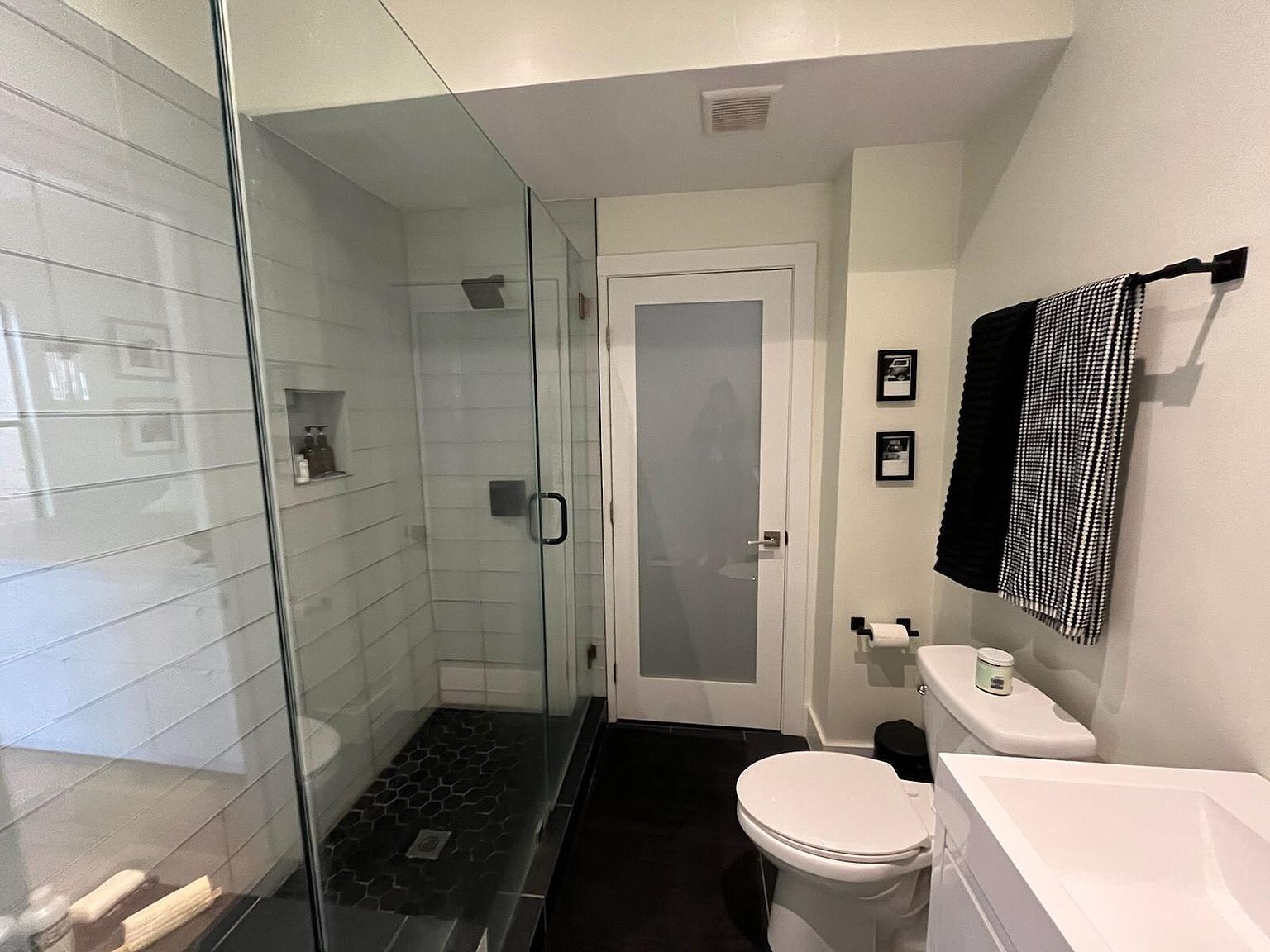 2 bdrm, 1 bath, open concept, kitchen photo 2