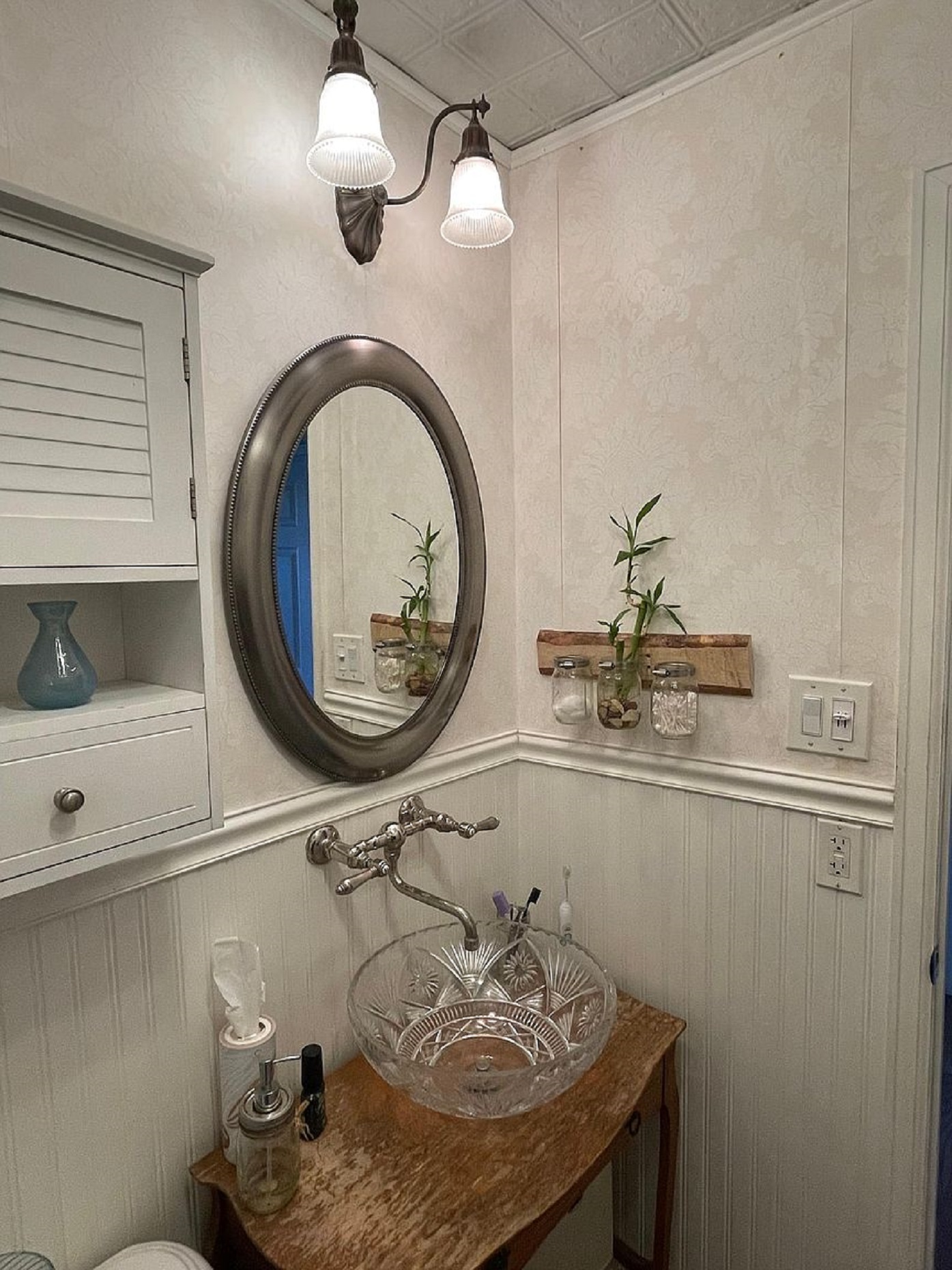 Available now this well maintained 2 bedroom, 1 ba photo 4