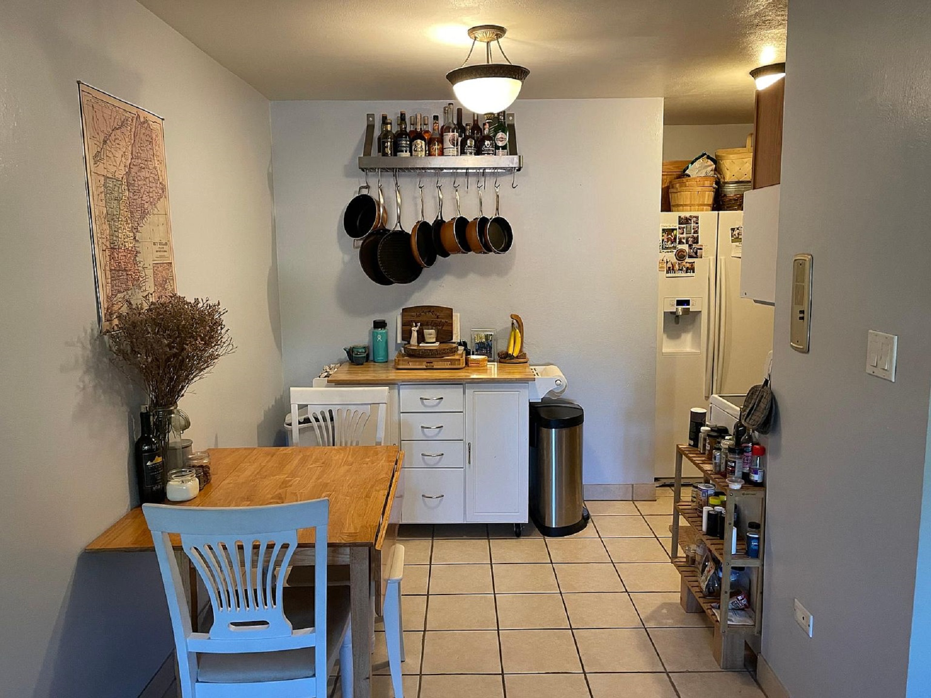 Available now this well maintained 2 bedroom, 1 ba photo 3