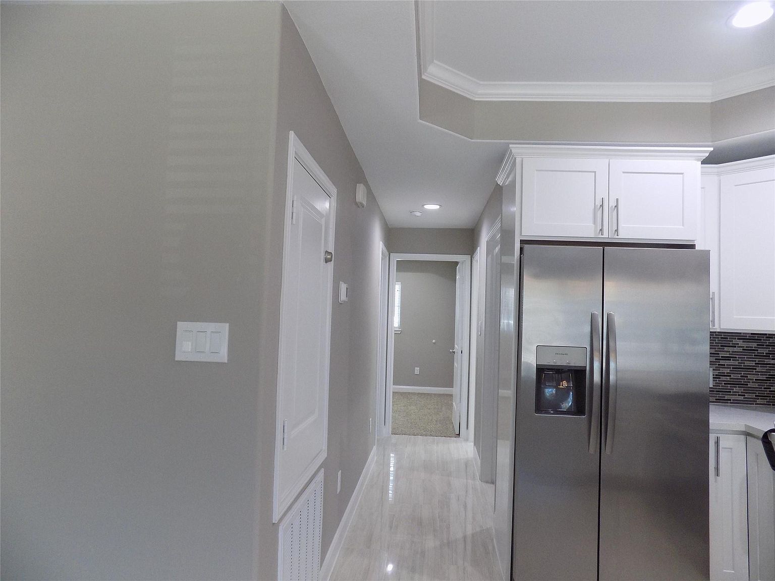 BEAUTIFUL, MODERN HOUSE photo 4