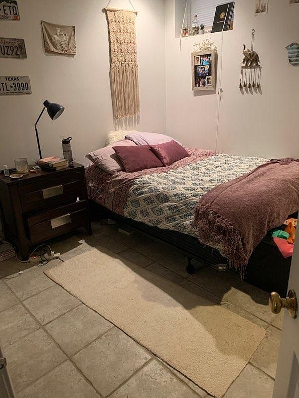 2 BED/ 1 BATH unit on a quiet street photo 5