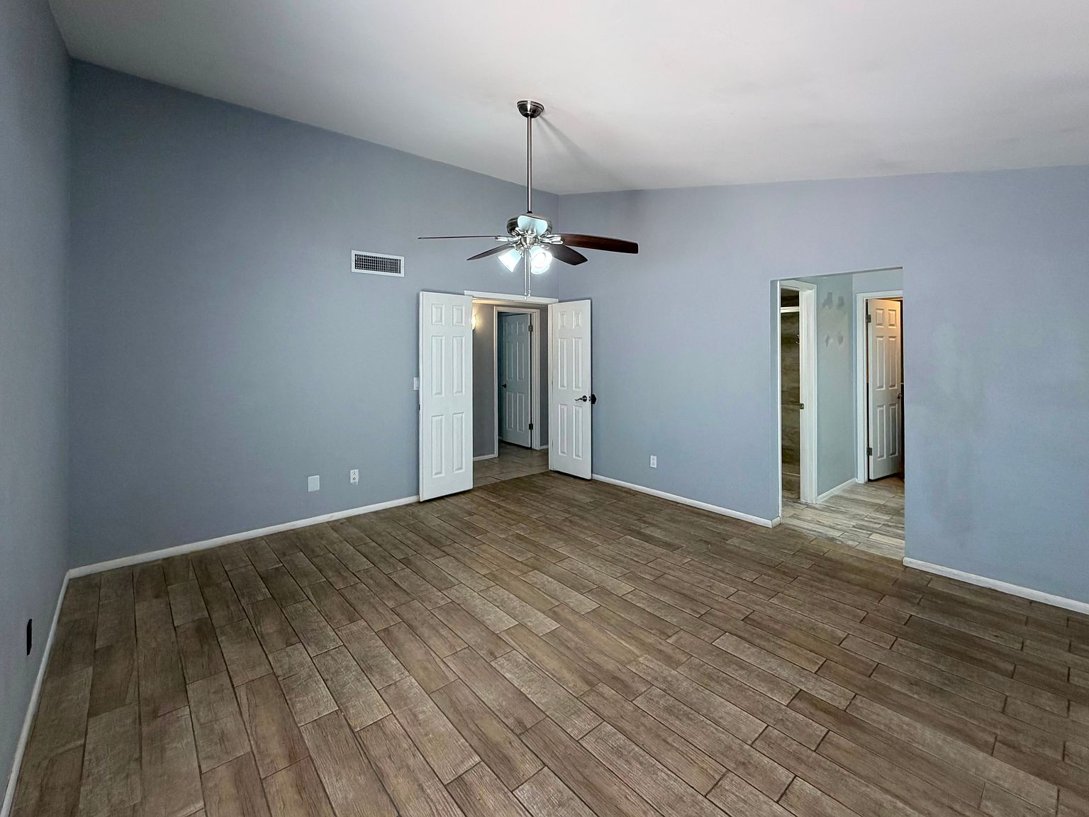 2 beds comfortable, spacious home photo 3