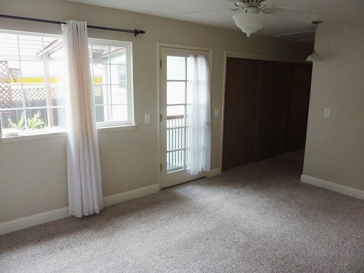 Charming and lovely 2 bedroom, 2 bath photo 2